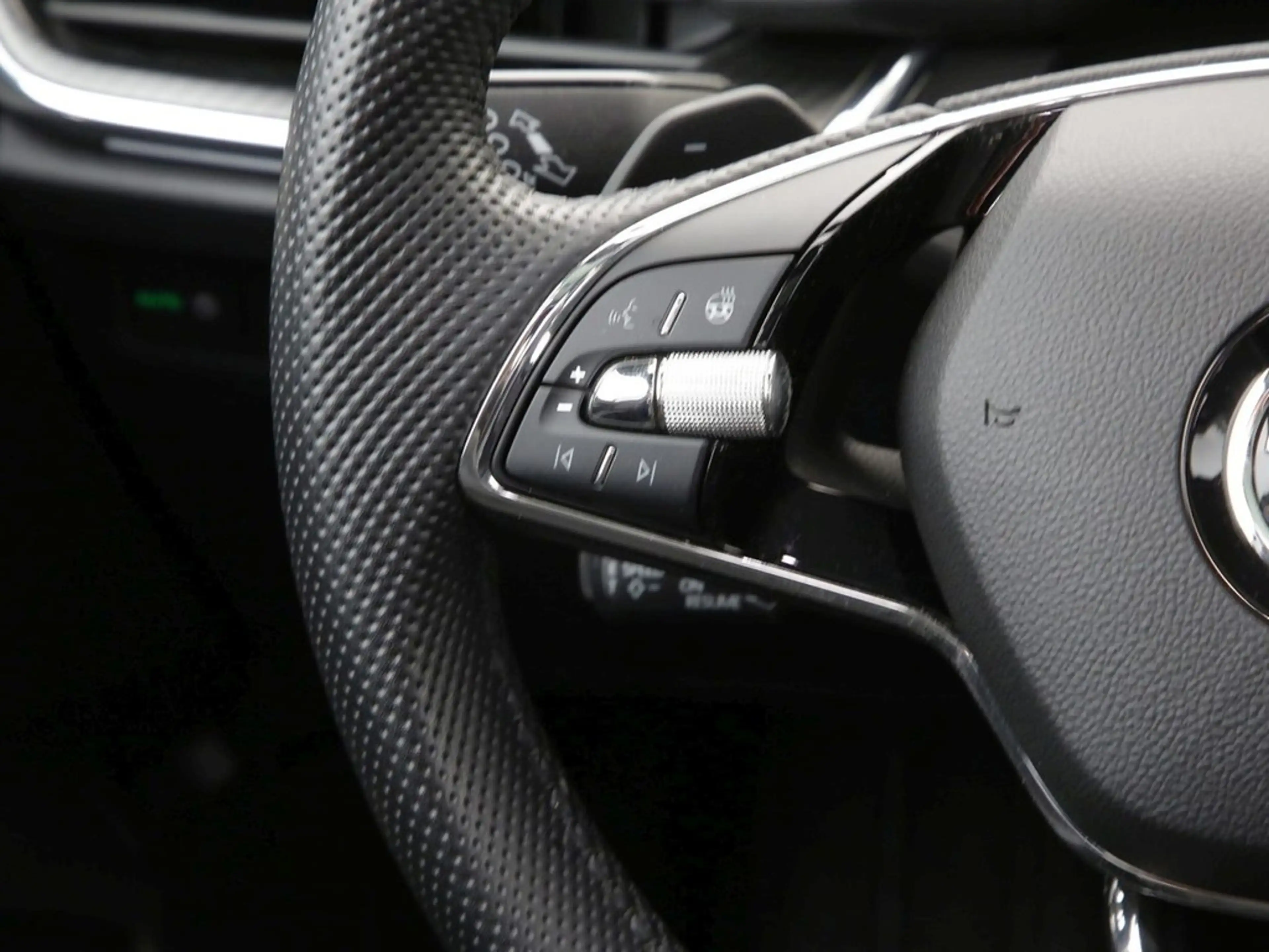 Skoda Enyaq 60 Sportline 20"ACC NAVI PANO 360 MATRIX — photo 17