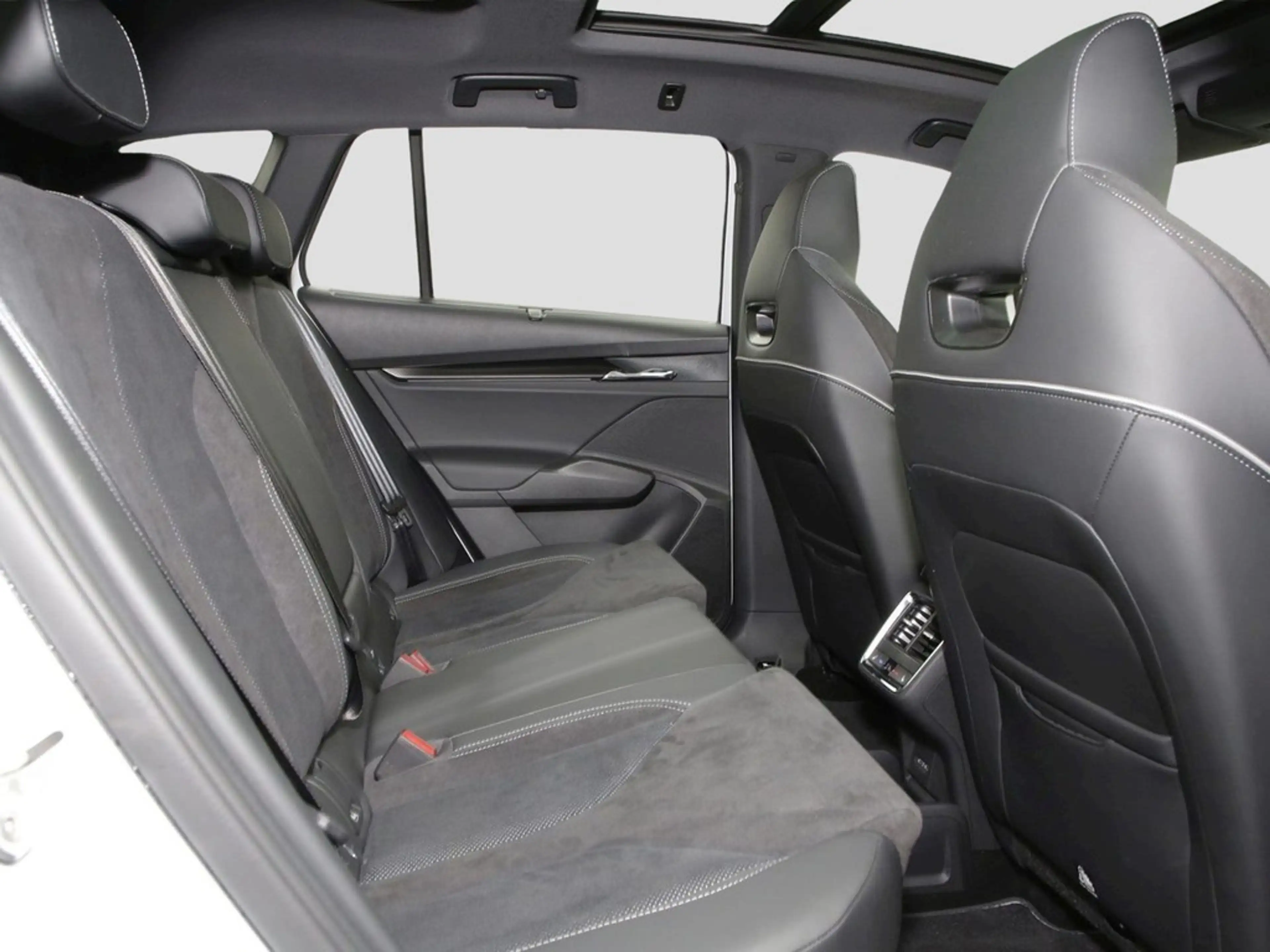 Skoda Enyaq 60 Sportline 20"ACC NAVI PANO 360 MATRIX — photo 11