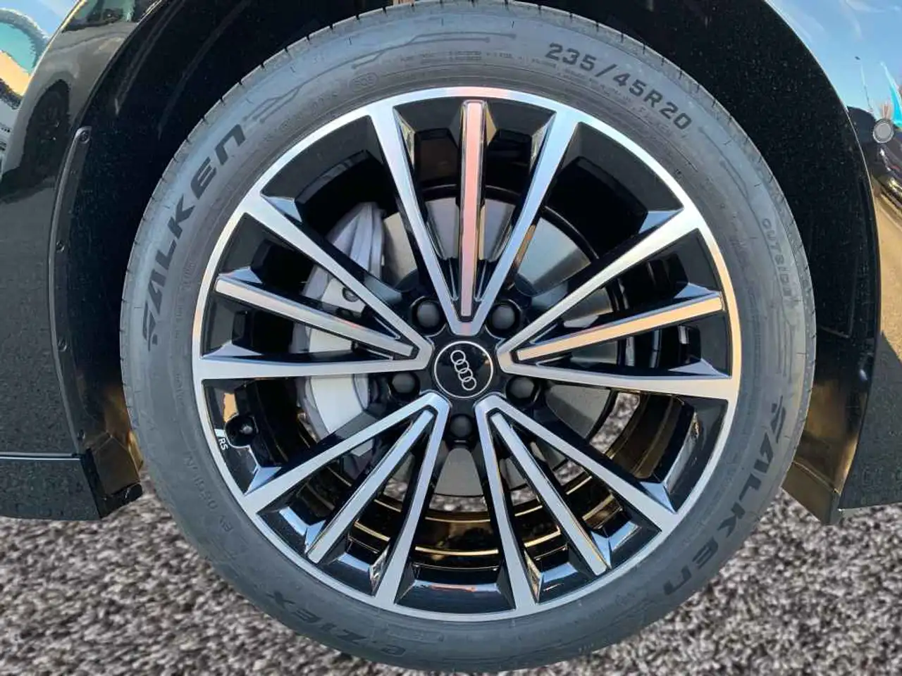 Audi A6 e-tron Avant qu S line*TECHPLUS*360*AHK*BLACK 4