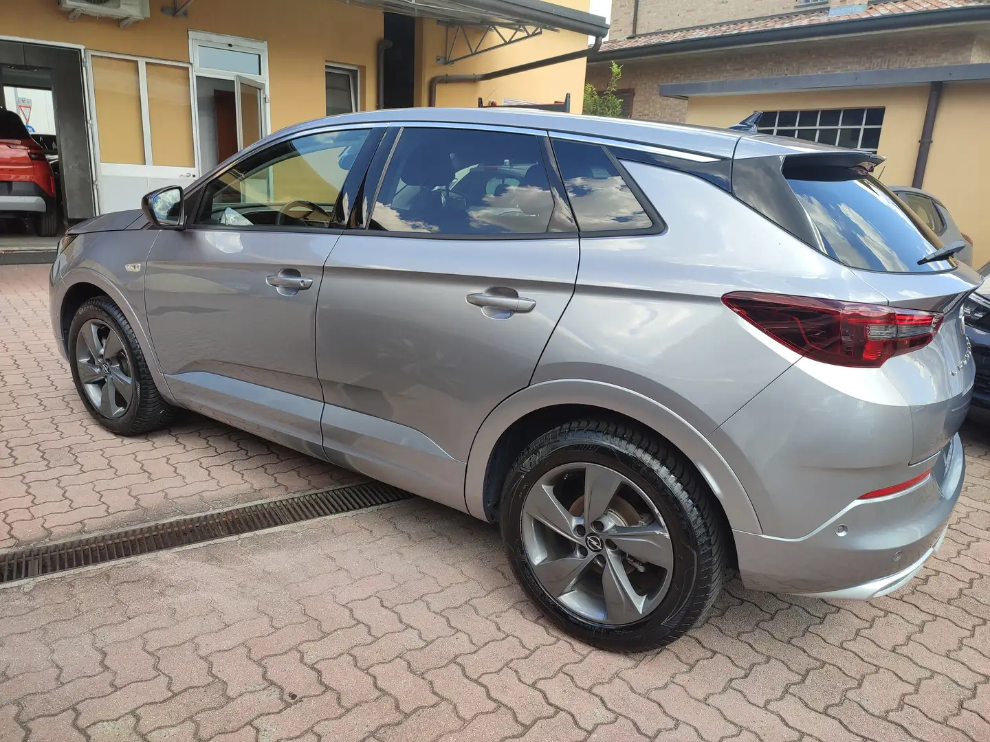 Opel Grandland Grandland 1.2 GS s 130 cv  MT6 FormulaGuidaSicuro! Grigio - 2