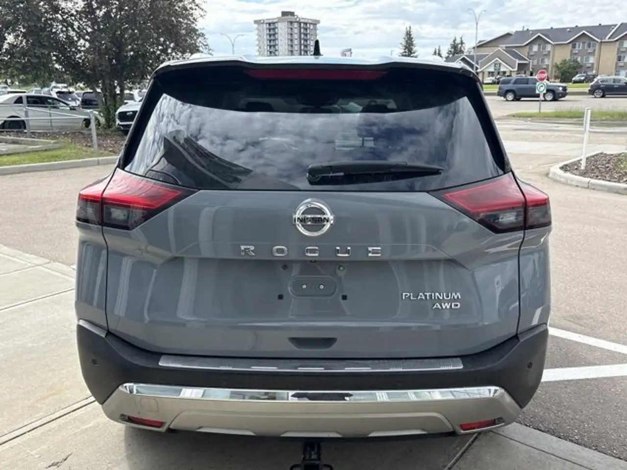 Nissan Rogue снимка Nissan Rogue