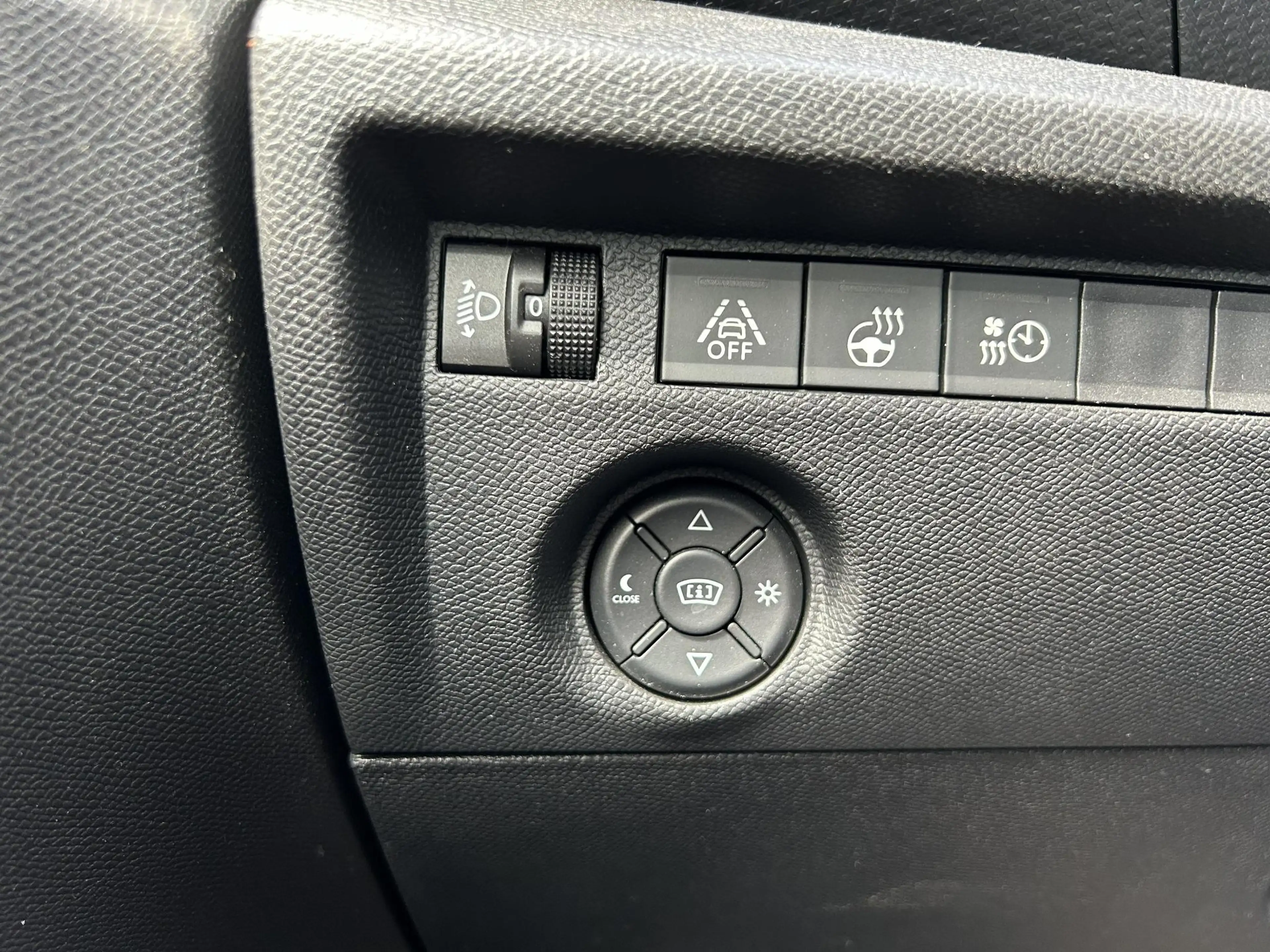 Citroen E-C4 Electric Shine 50 kWh — photo 13