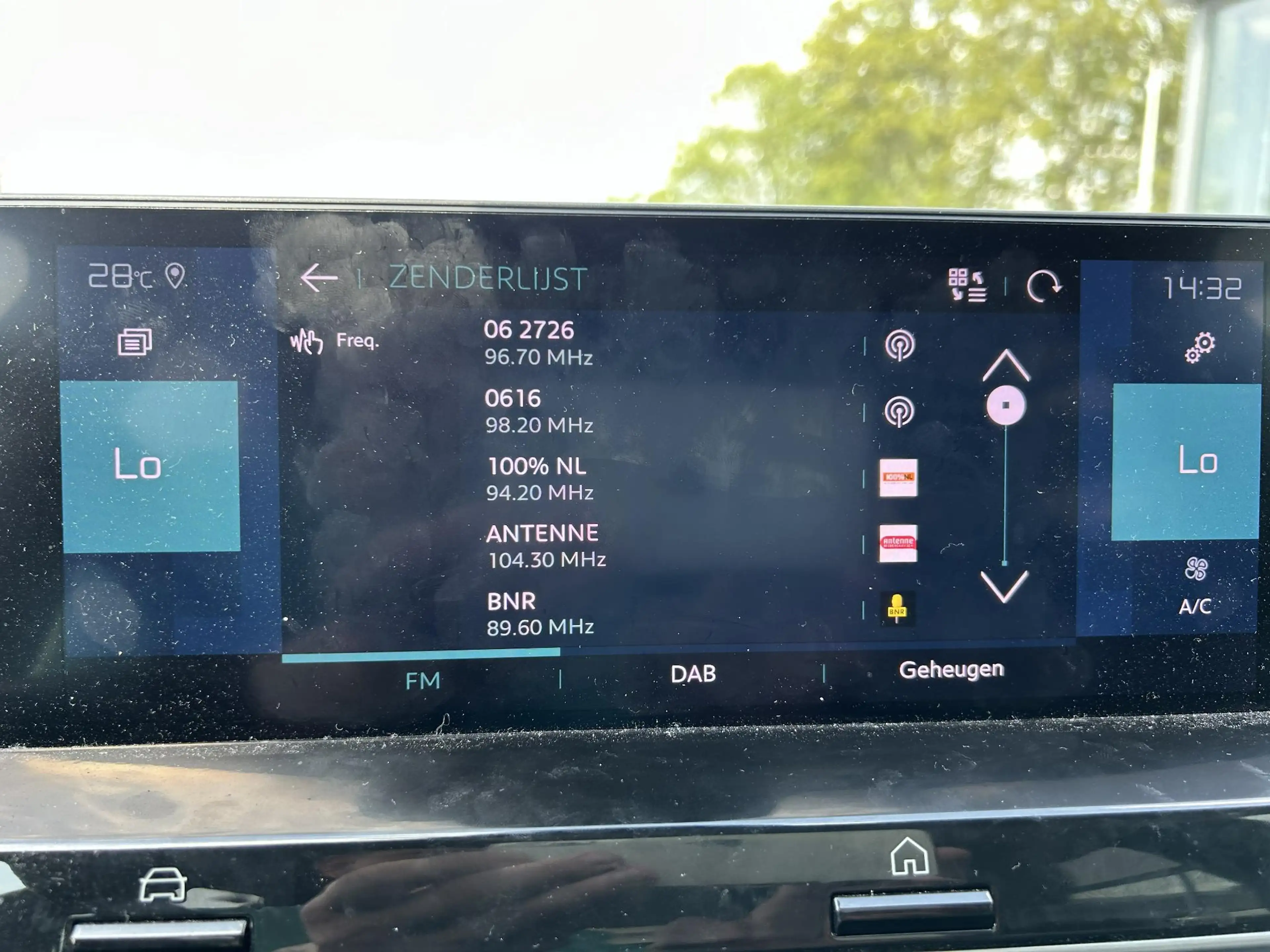 Citroen E-C4 Electric Shine 50 kWh — photo 15