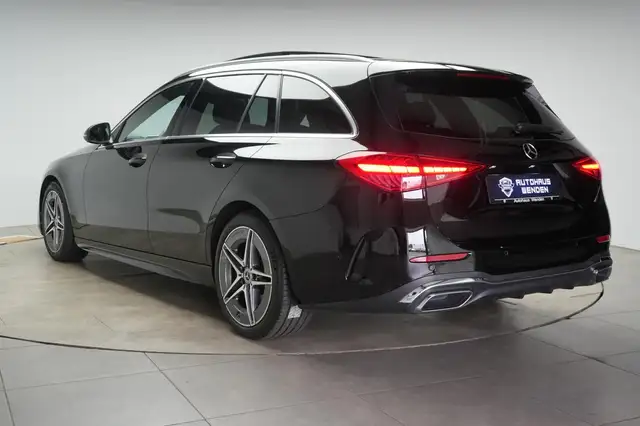 Mercedes-Benz C-Class view 5