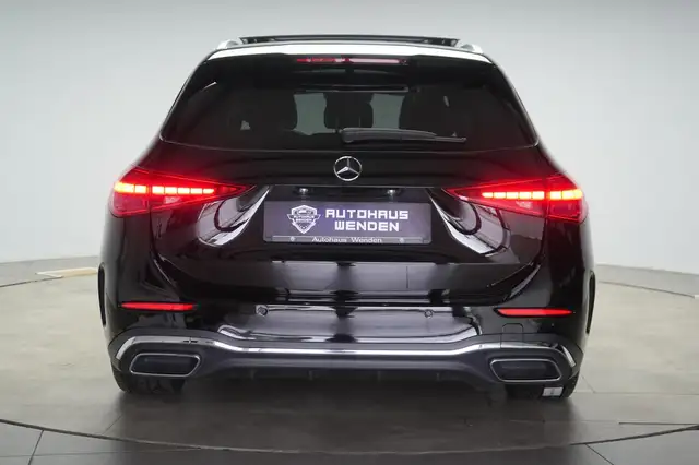 Mercedes-Benz C-Class view 6