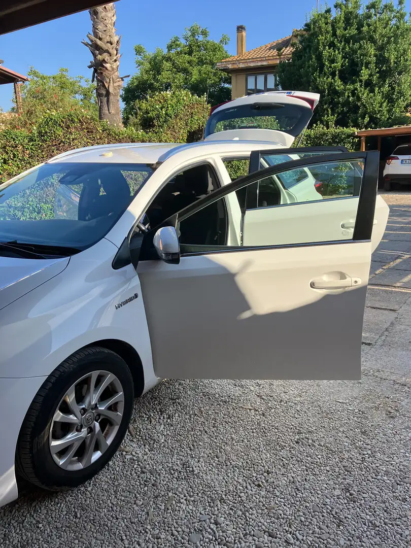 Toyota Auris MY '18 Auris Wagon Active 1.8 Hybrid CVT Bianco - 1