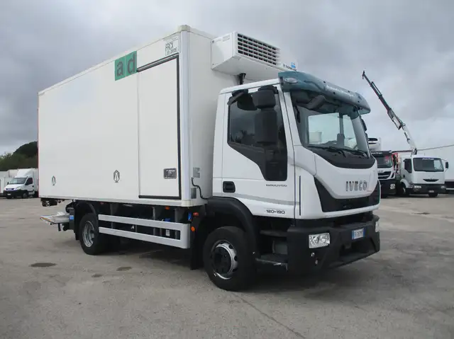 Iveco EUROCARGO 120-19 E6 FRIGO+PEDANA FRCX 10/2026 5.40