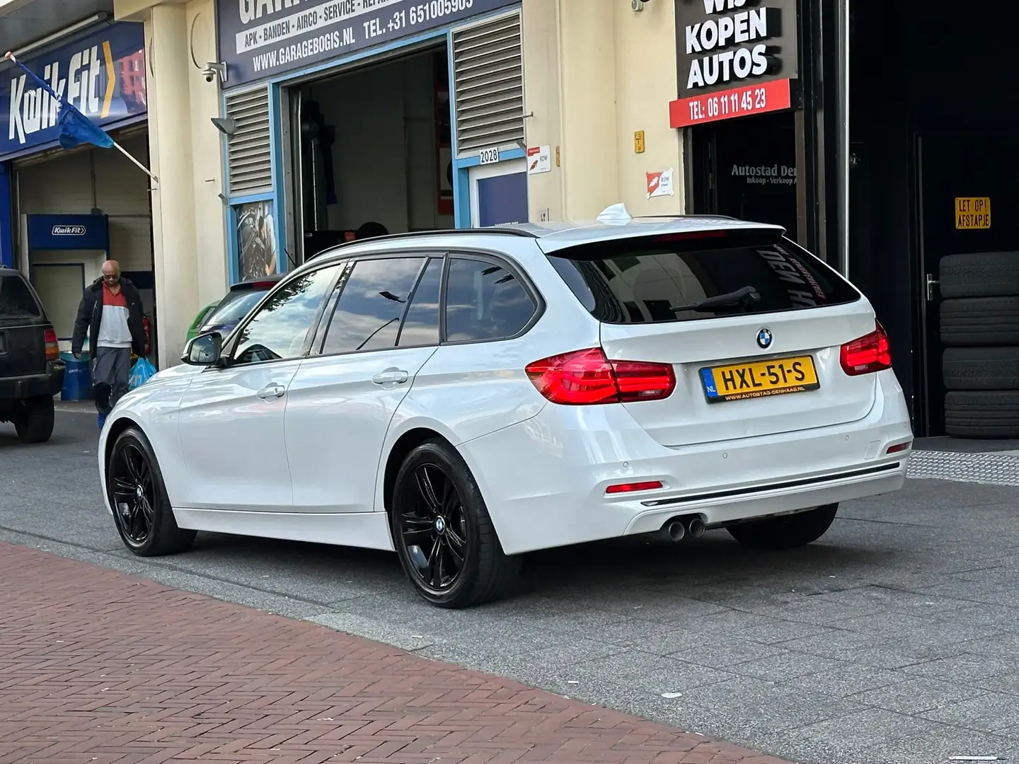 BMW 320 3-serie Touring 320i M Sport Edition Aut Navi Clim Wit - 2