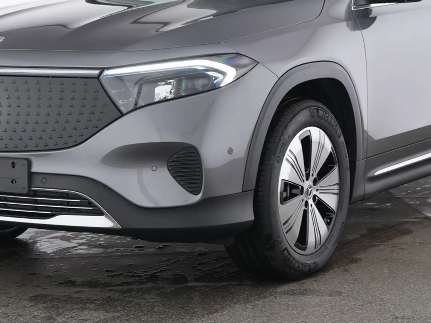 Mercedes-Benz EQB 300 4M PROG-ADV MEMORY AHK FAP PANO 360° VZA Gris - 2