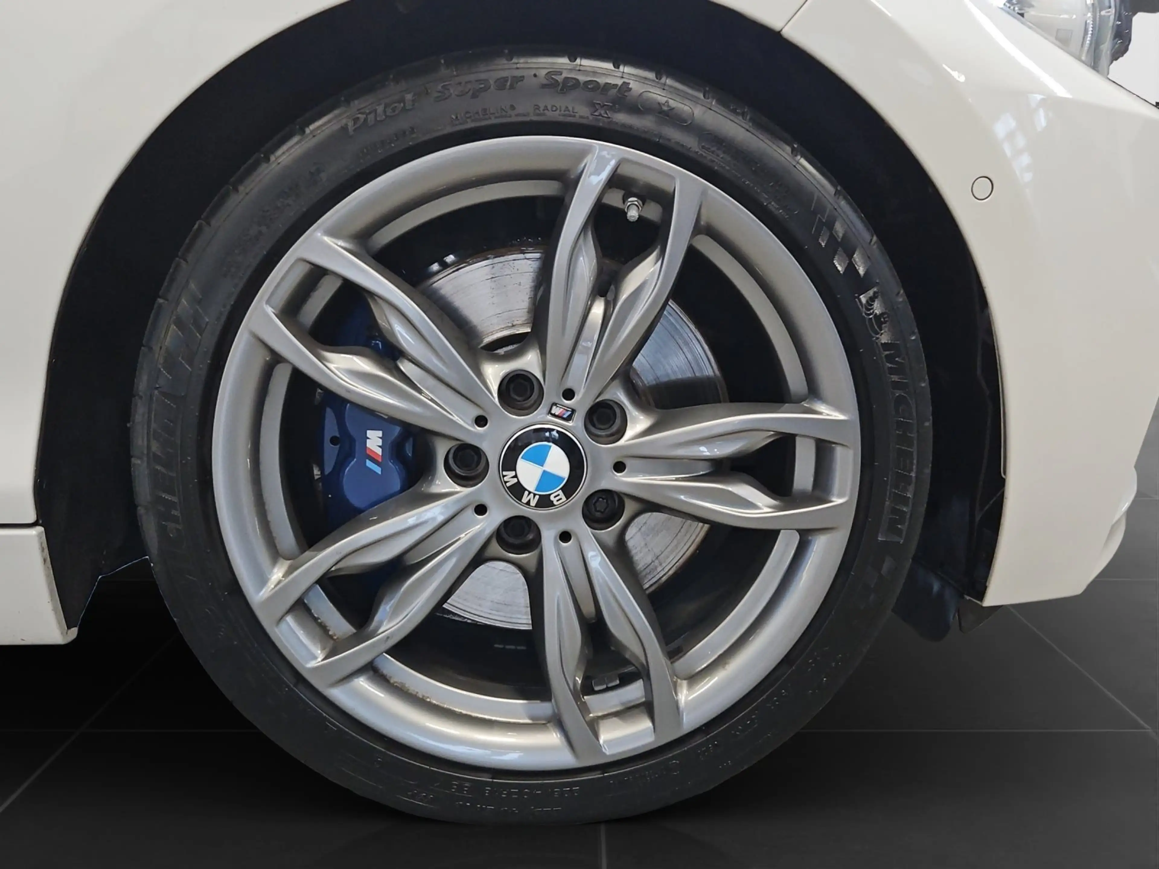 BMW M2 40i xDrive Coupé — photo 8