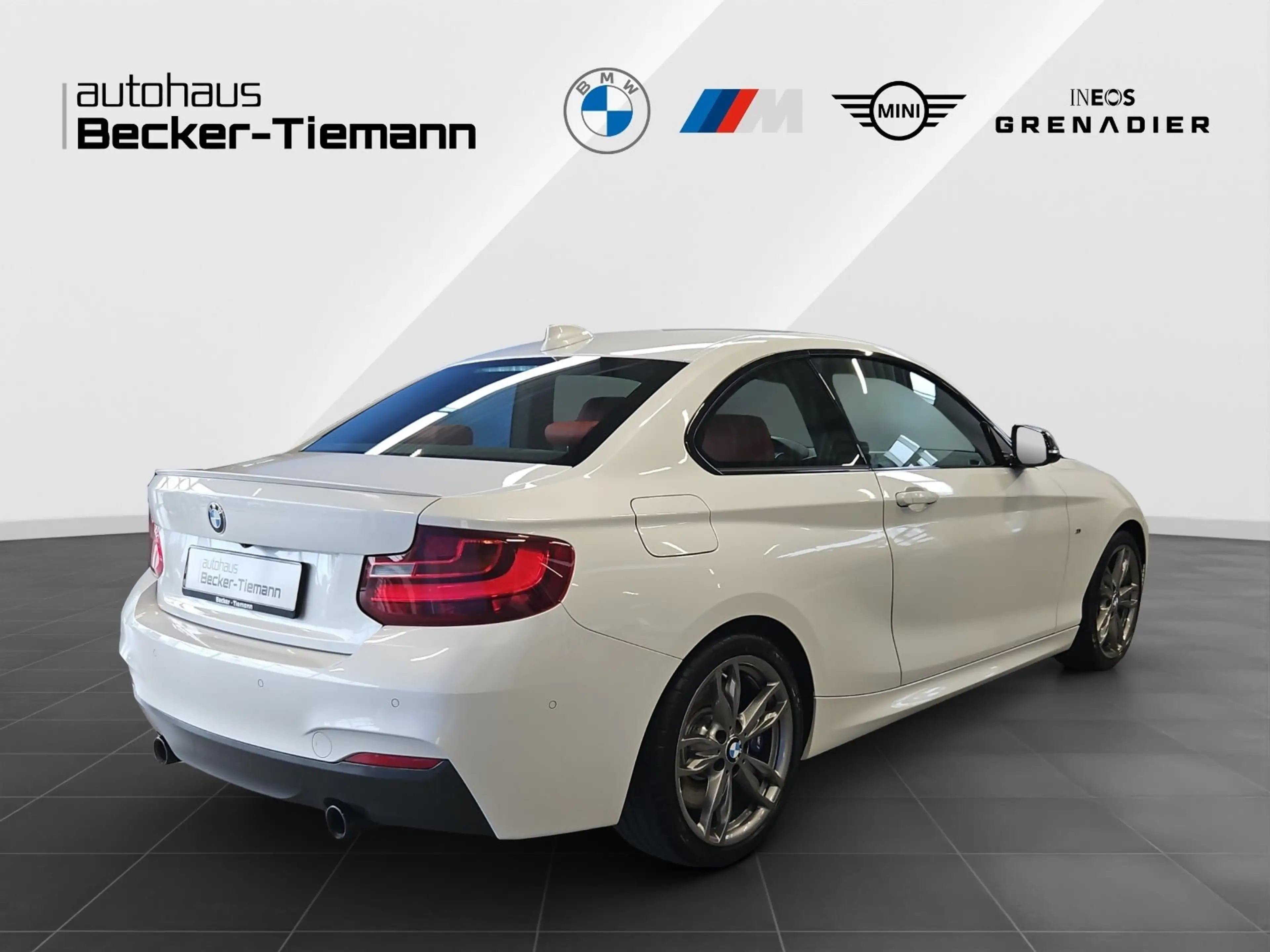 BMW M2 40i xDrive Coupé — photo 6