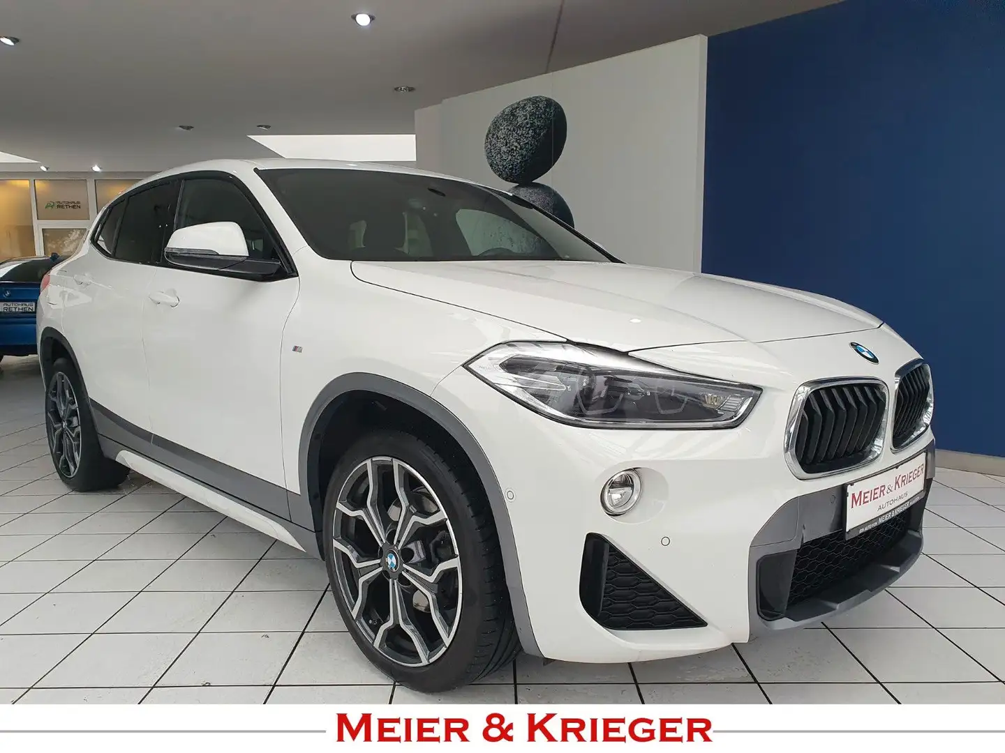 BMW X2 18d M Sport X Aut/Leder/HuD/19"NaviProf Weiß - 1