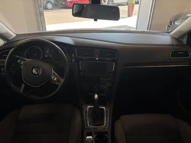 Volkswagen Golf view 9