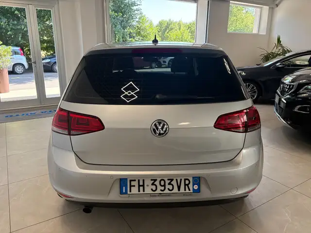 Volkswagen Golf view 6