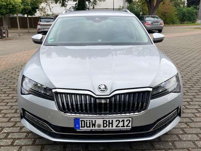 Imagine Skoda Superb Superb Combi 2.0 TSI DSG Style