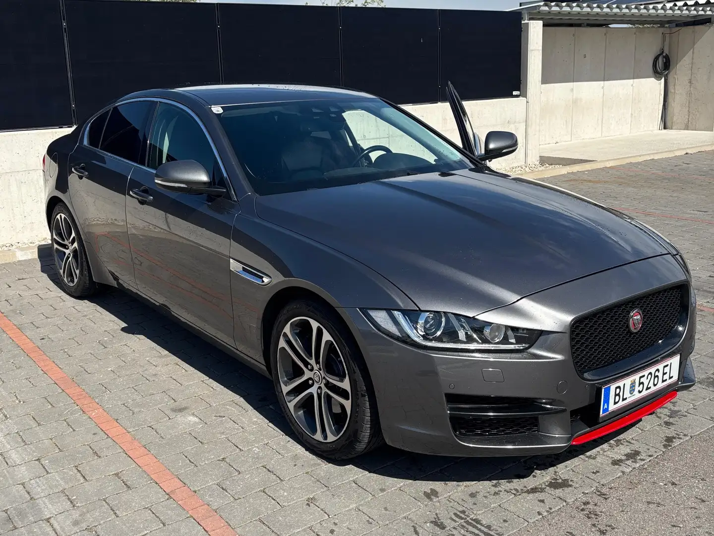 Jaguar XE XE 20d Prestige Aut. Prestige Grau - 1