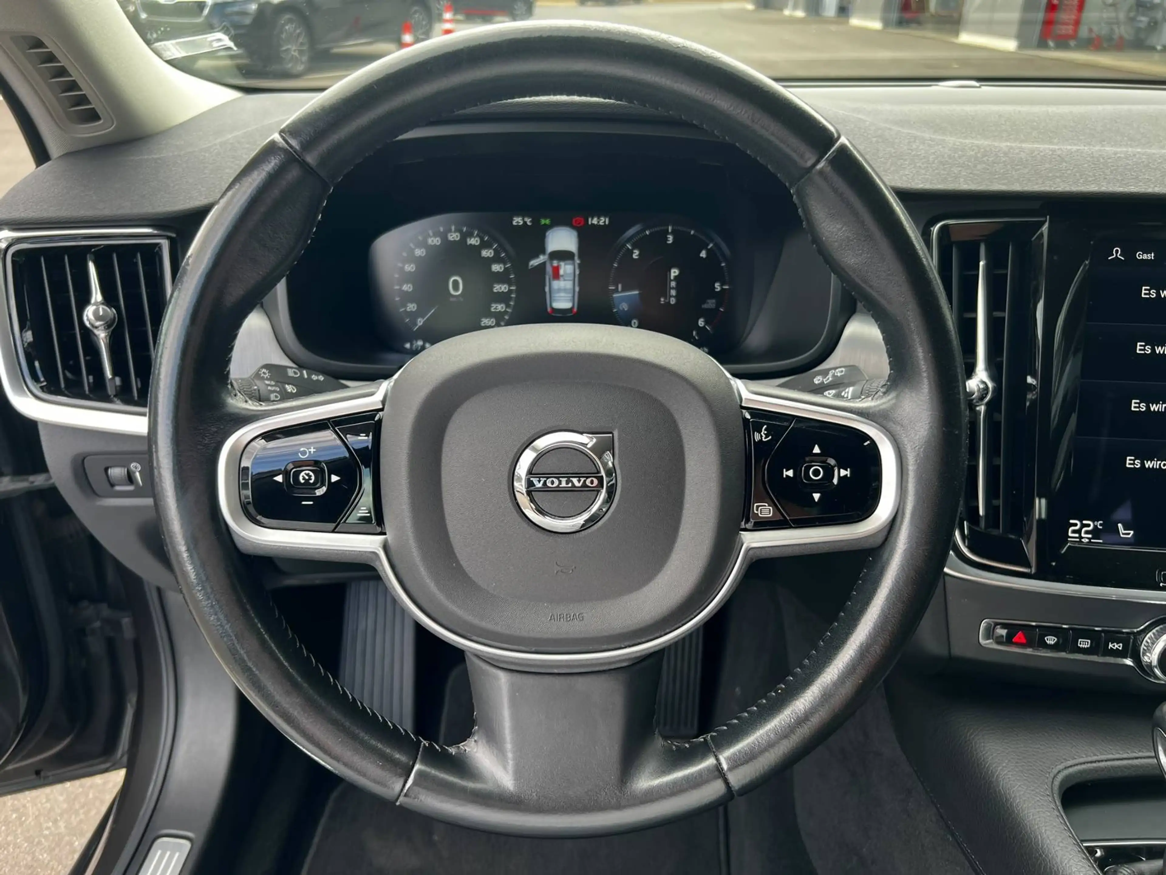 Volvo V90 D3 2.0 Kombi Momentum Pro AHK+NAV+LED+KAM — photo 13