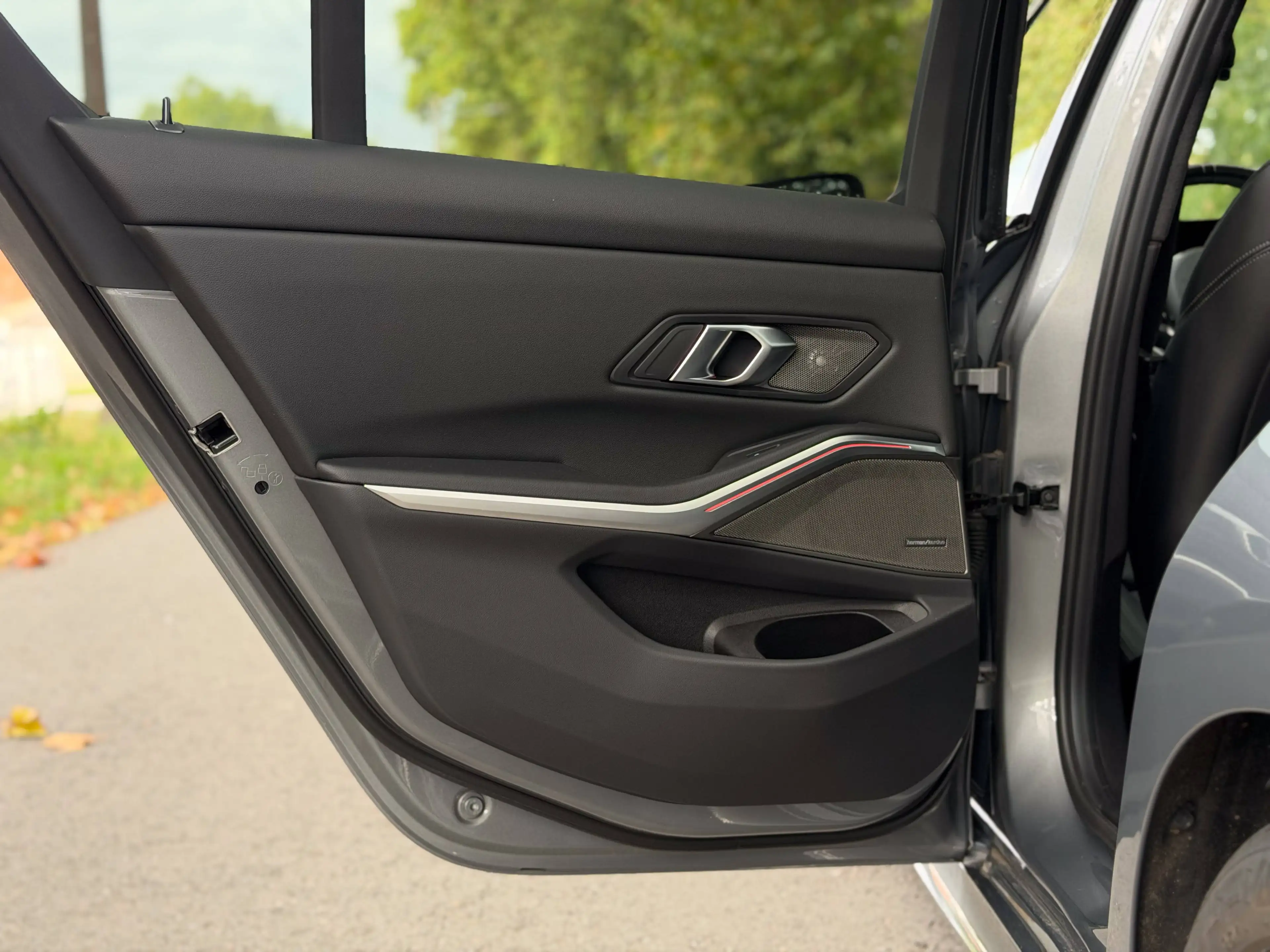 BMW 318 Toit ouvrant - Harman Kardon - Garantie constructeur 02/27 - 318iA — photo 36