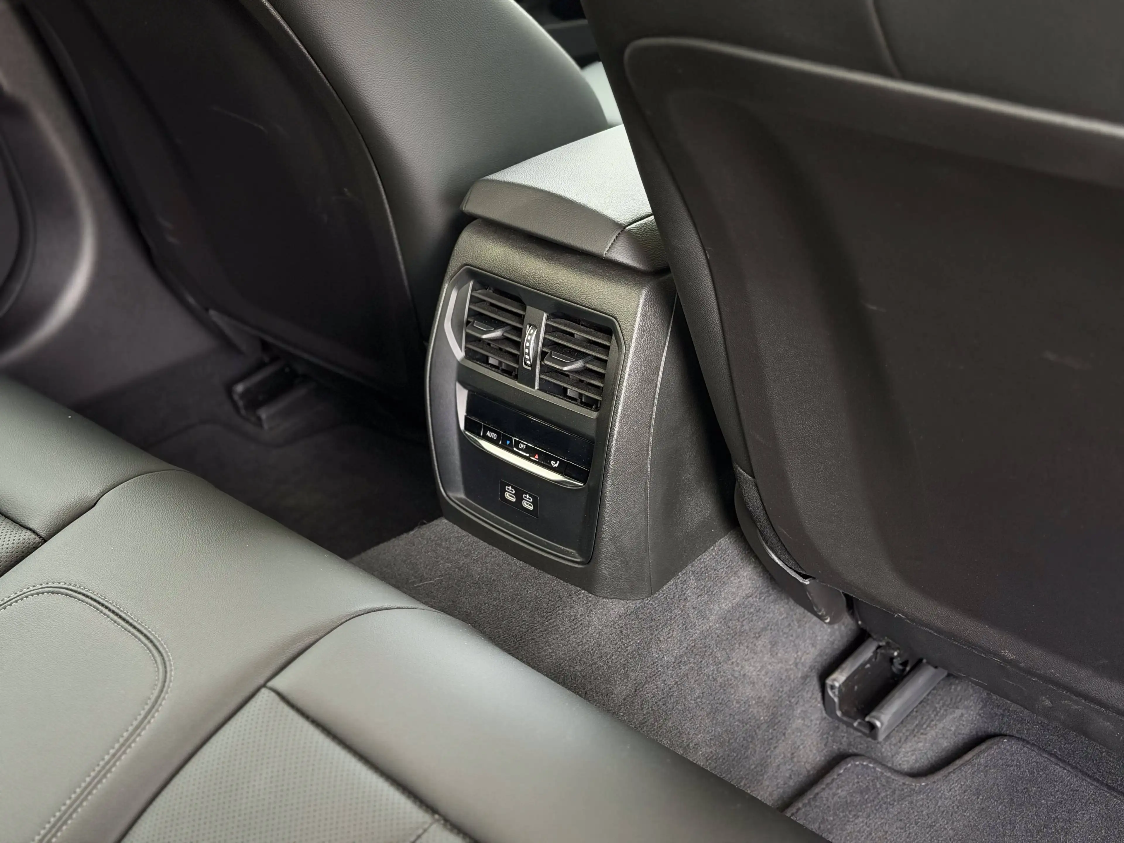 BMW 318 Toit ouvrant - Harman Kardon - Garantie constructeur 02/27 - 318iA — photo 34