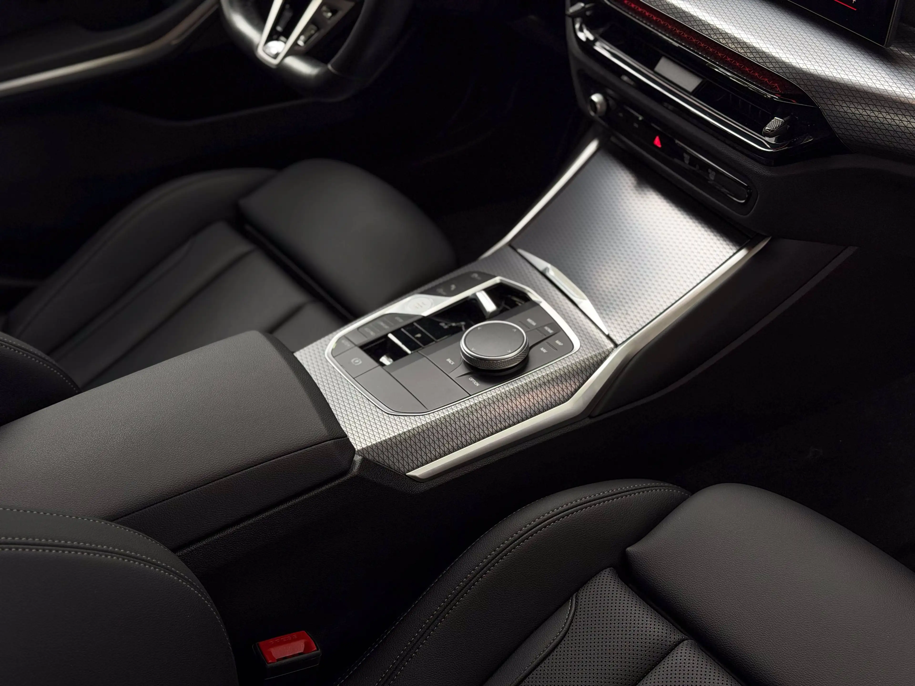BMW 318 Toit ouvrant - Harman Kardon - Garantie constructeur 02/27 - 318iA — photo 22