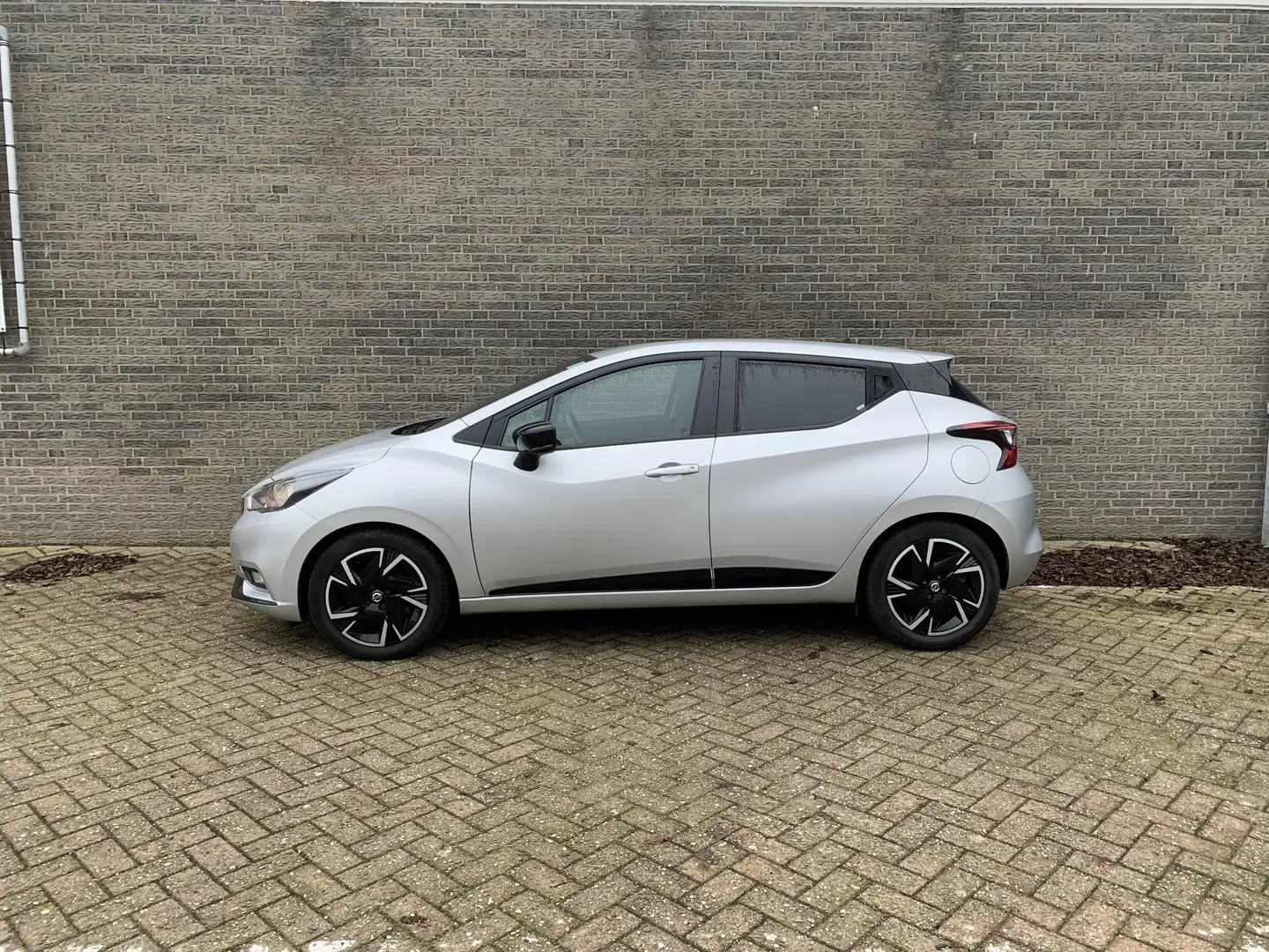 Nissan Micra 1.0 IG-T N-Design | Navigatie | Airconditioning | Grijs - 2
