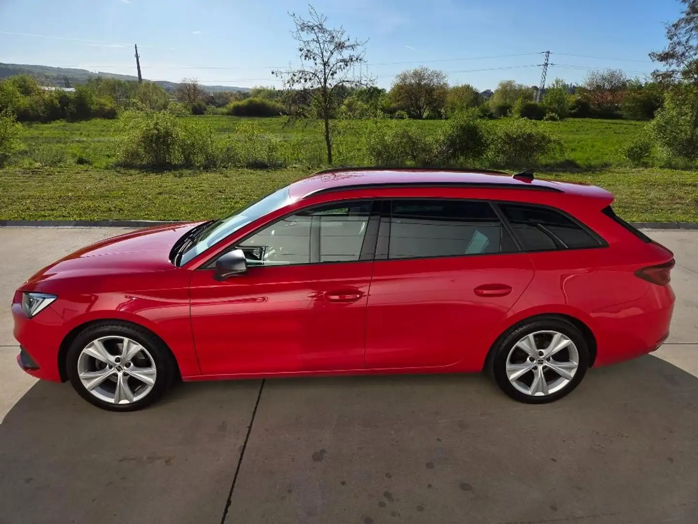 SEAT Leon Leon Sportstourer 1.5 TSI ACT OPF FR Rot - 1