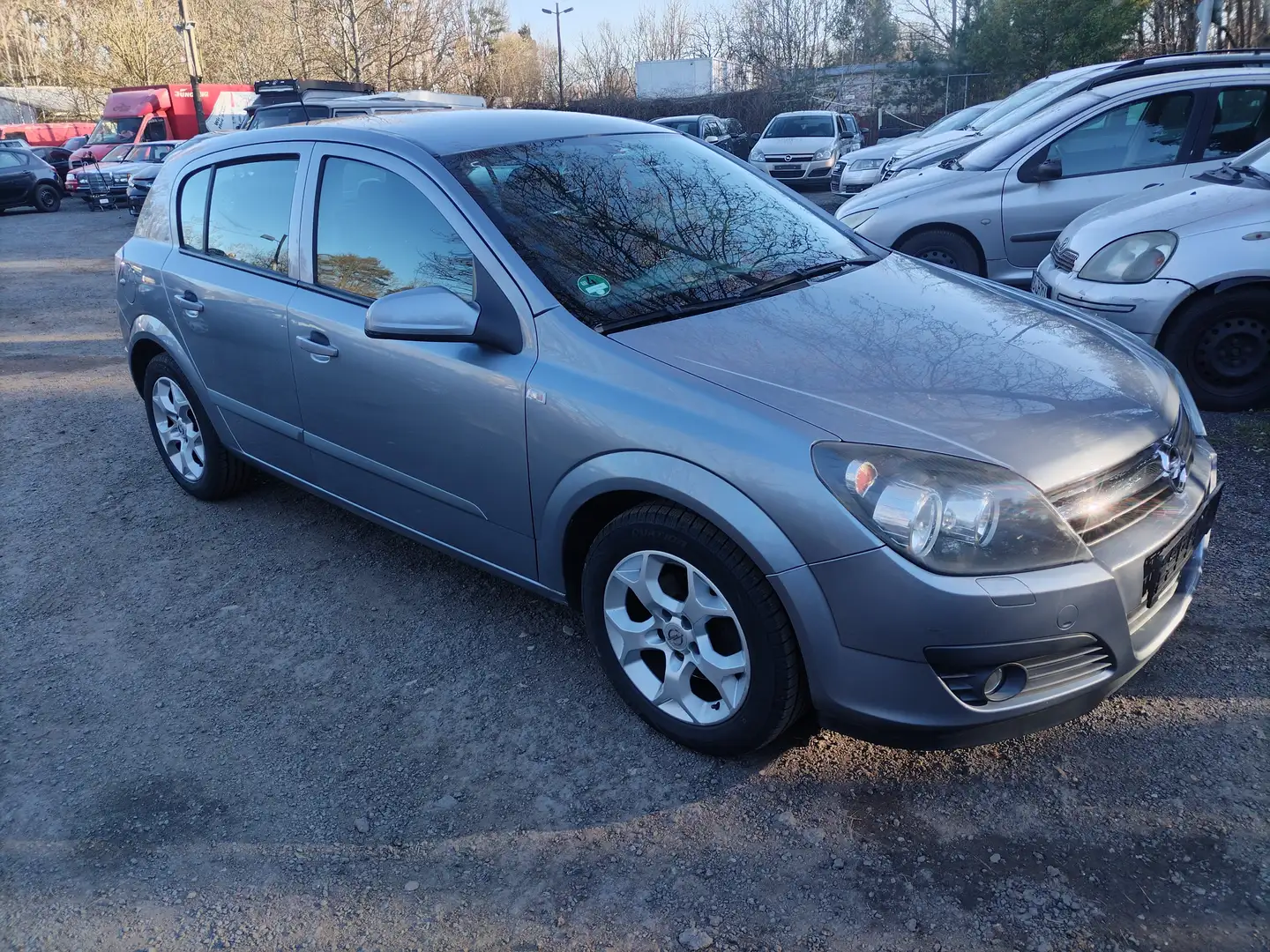Opel Astra 1.8 Automatik Cosmo Grau - 2