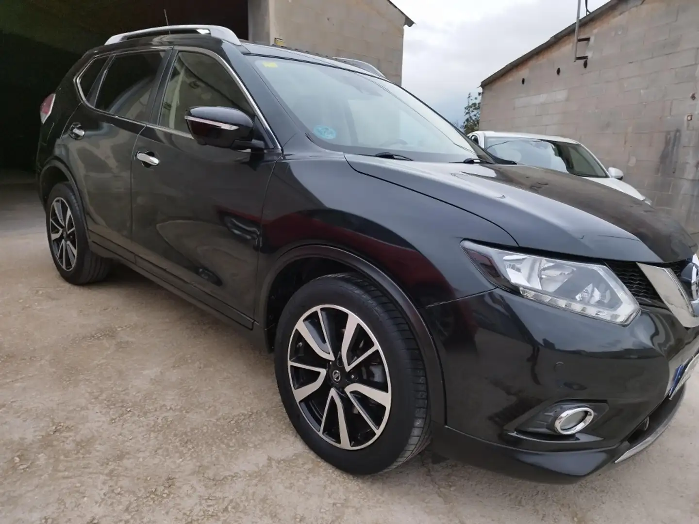 Nissan X-Trail 1.6 dCi 360 4x2 XTronic Noir - 1