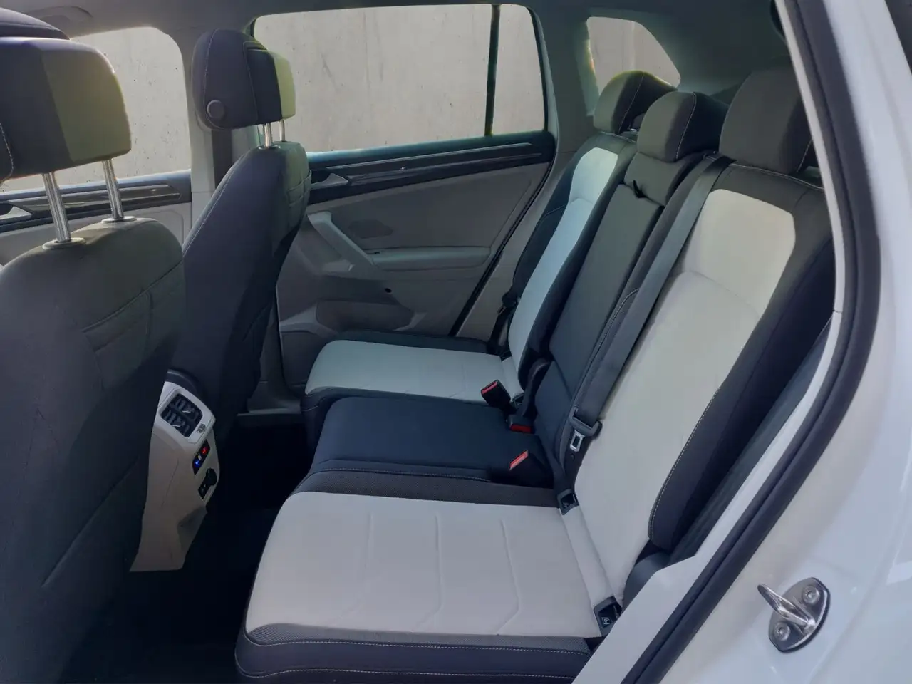 Volkswagen Tiguan 1.5 TSI Elegance OPF Automatik 13