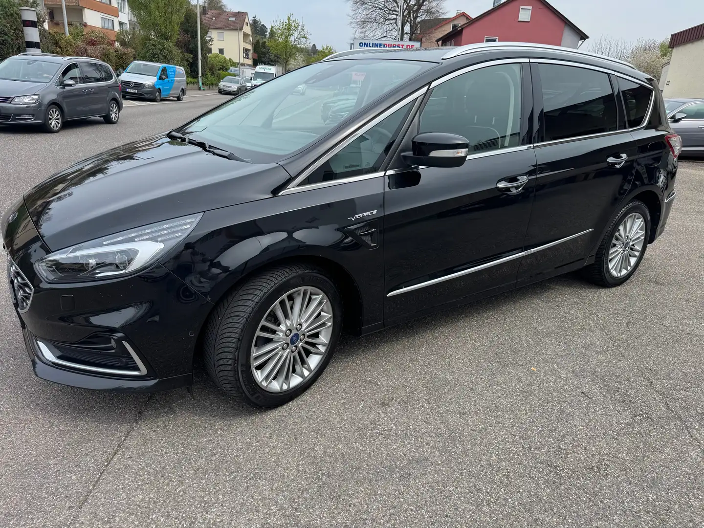Ford S-Max Vignale Navi R-Kamera Vollleder 18Zoll!!! Schwarz - 1