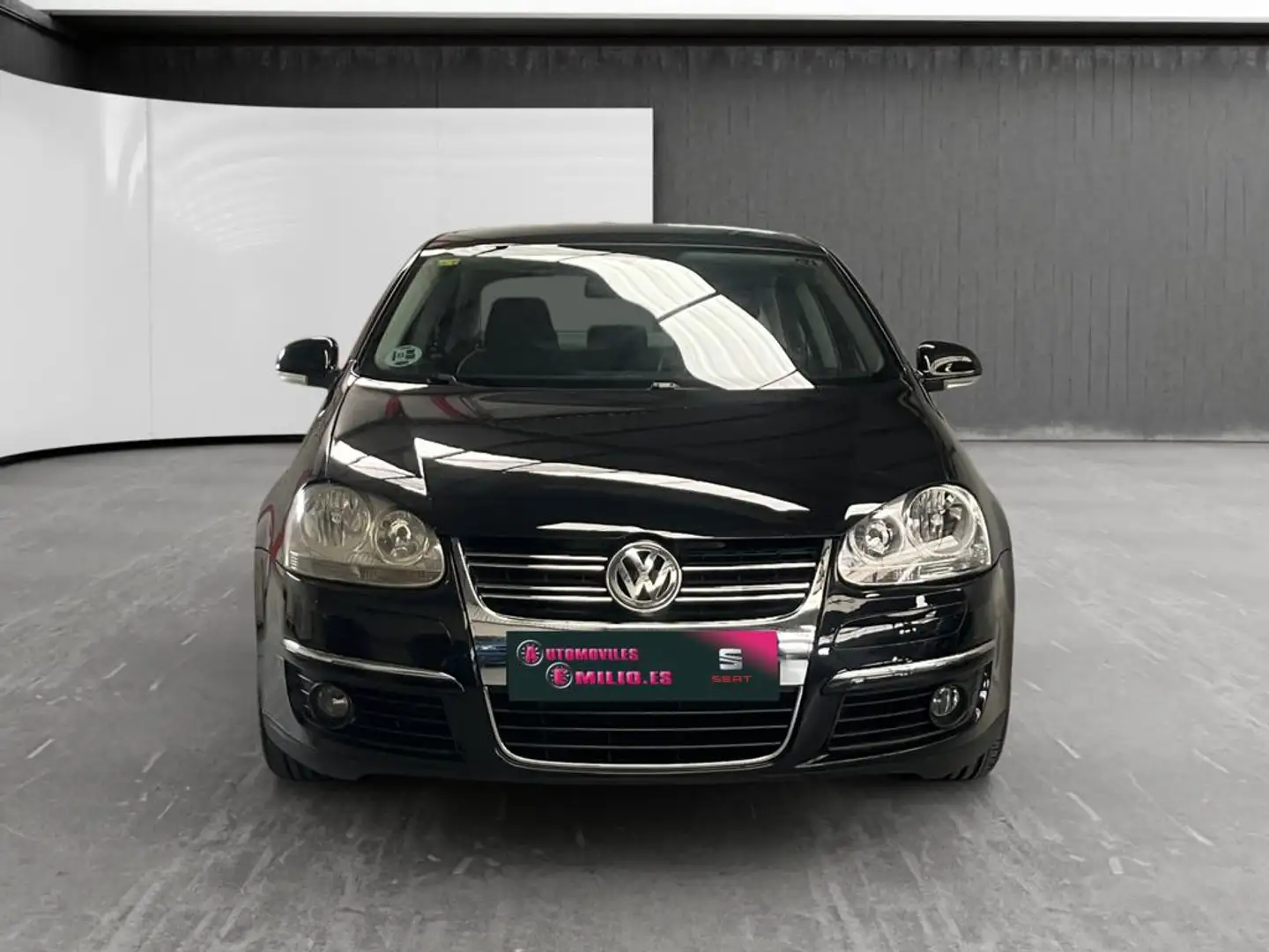 Volkswagen Jetta 2.0TDI Advance Negro - 2
