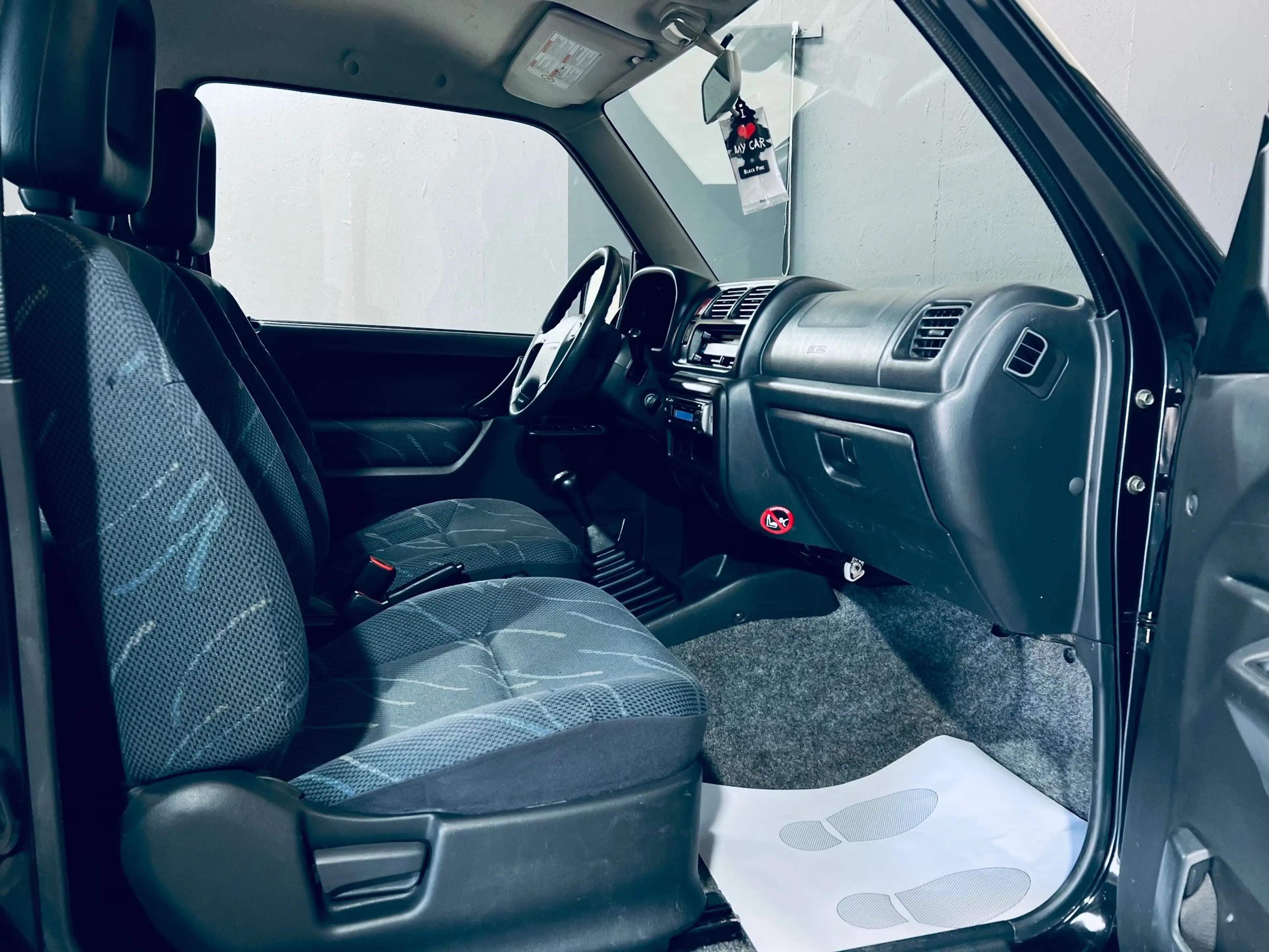 Suzuki Jimny 1.3i **4X4**CLIMATISATION**4 PLACES**GARANTIE** — photo 7