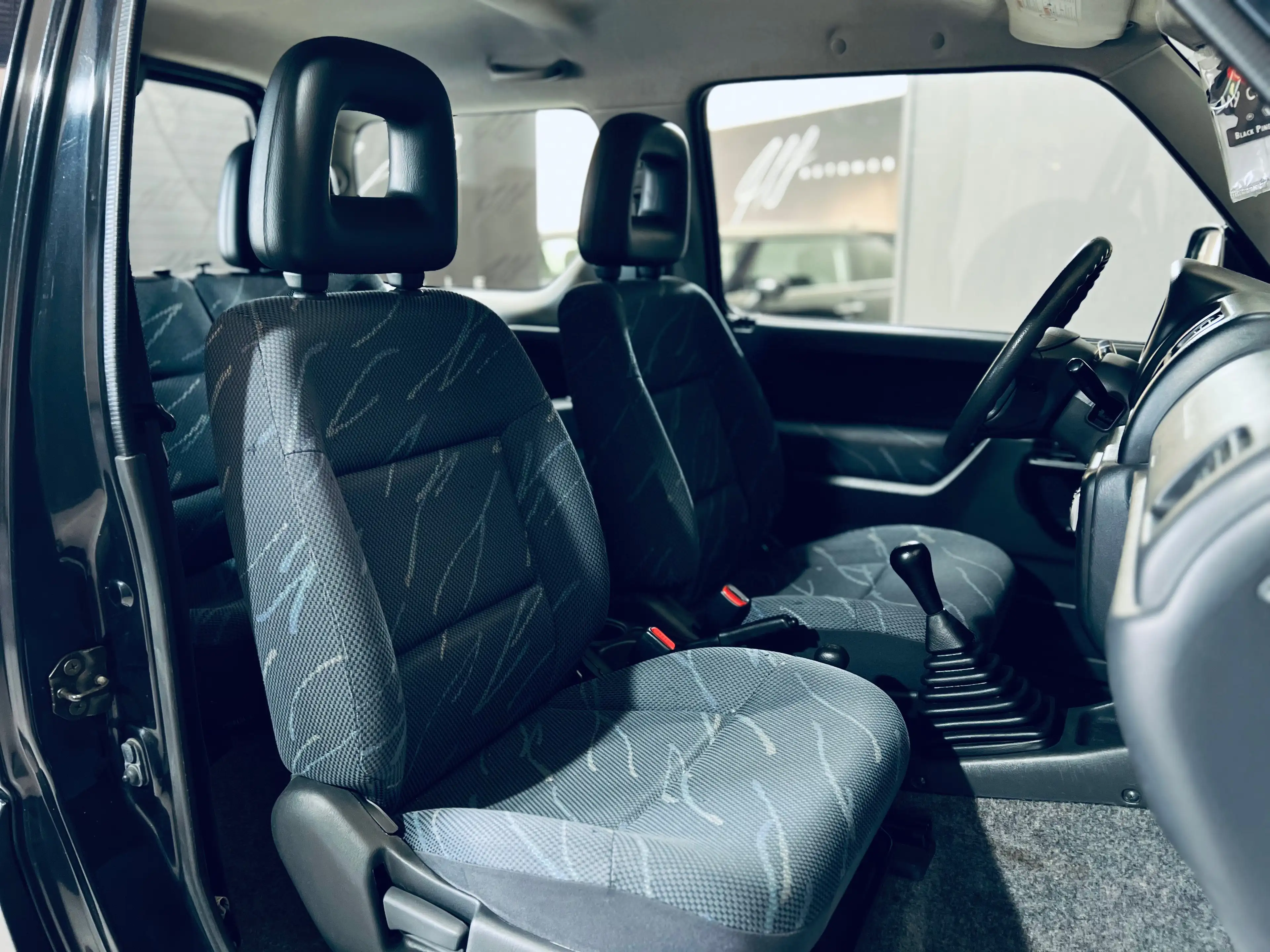 Suzuki Jimny 1.3i **4X4**CLIMATISATION**4 PLACES**GARANTIE** — photo 8