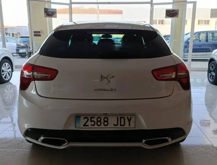 DS DS5 2015, foto 5