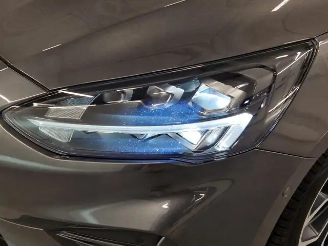 Ford Focus view 13