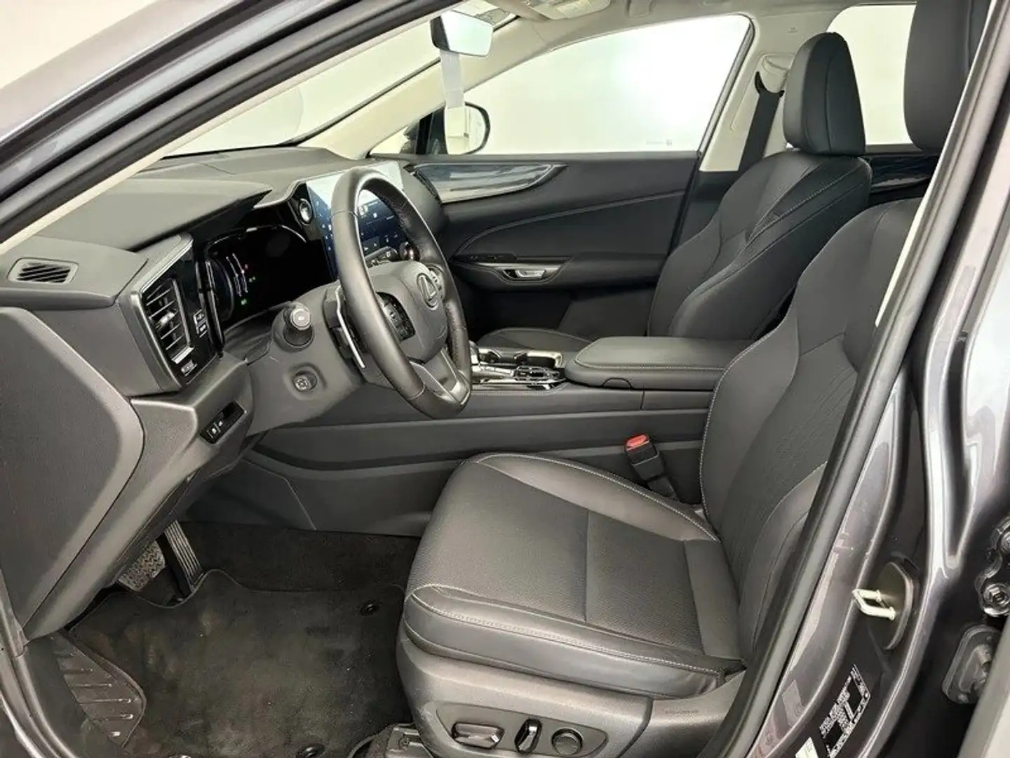 Lexus NX 350h 190 CV / 140 kW - 2