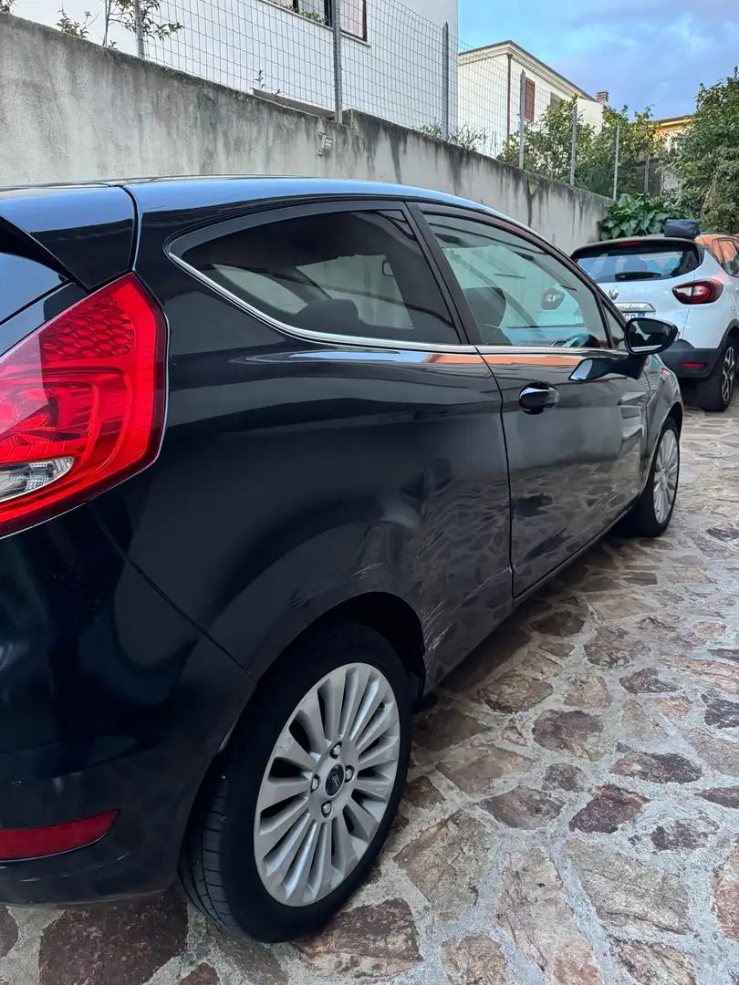 Ford Fiesta 3p 1.4 tdci Titanium NEOPATENTATI - 2