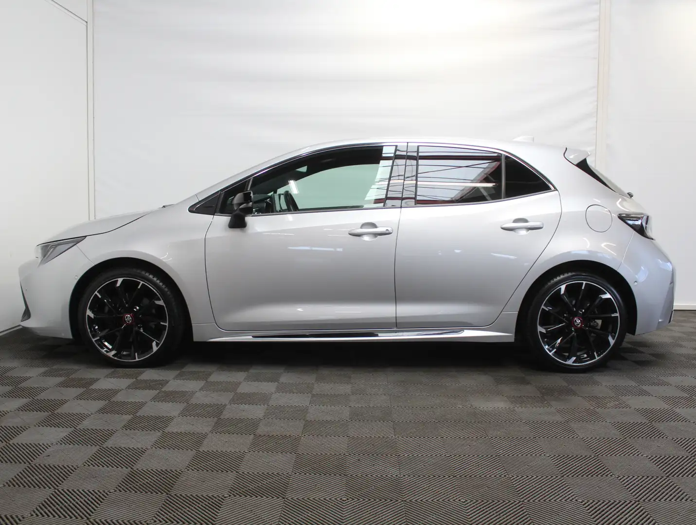 Toyota Corolla 2.0 Hybrid Business GR-Sport | CAMERA | CARPLAY | Grijs - 2