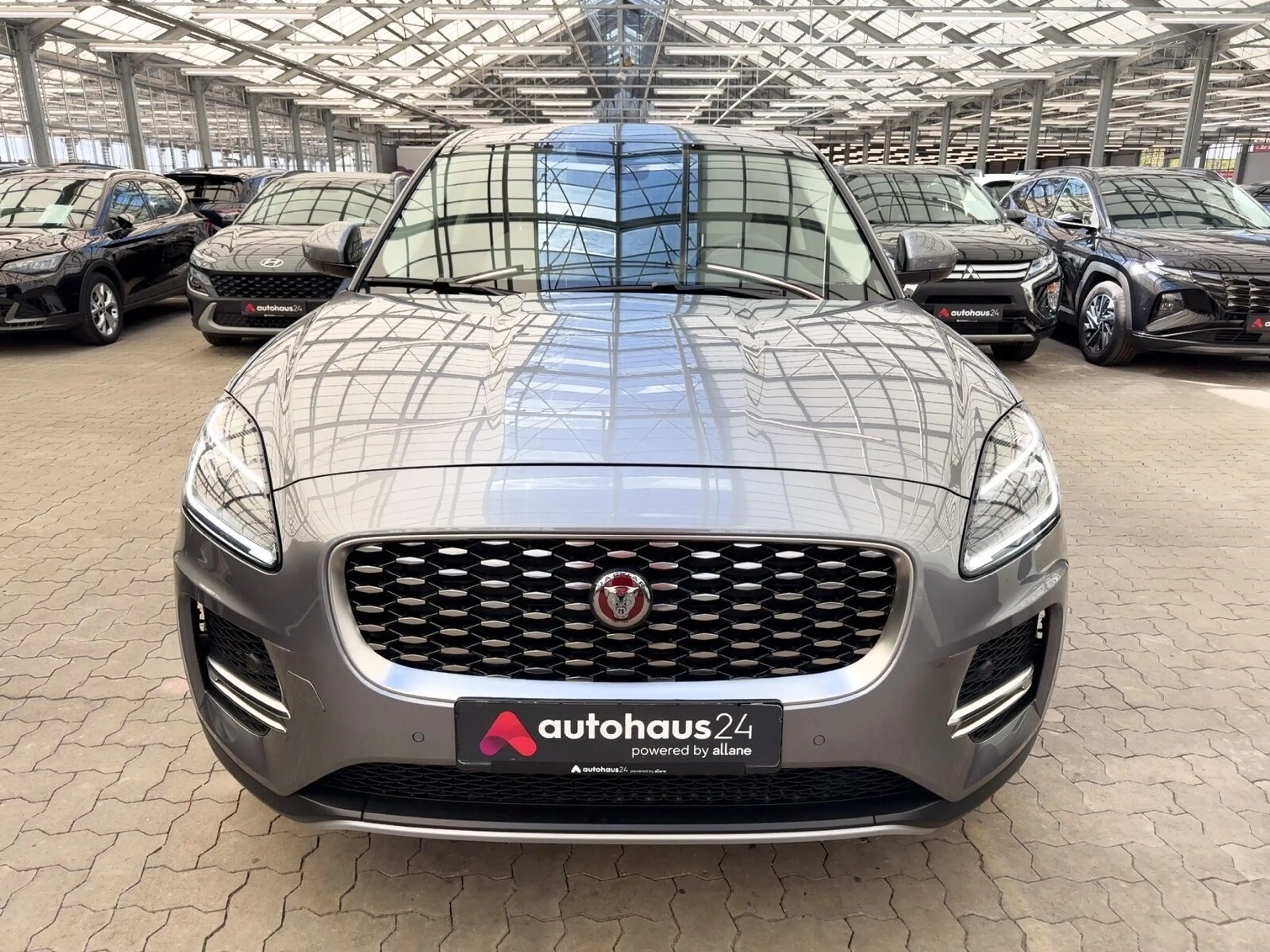 Jaguar E-Pace E-PACE D165 SE AWD  Mild-Hybrid|ACC|LED — photo 2