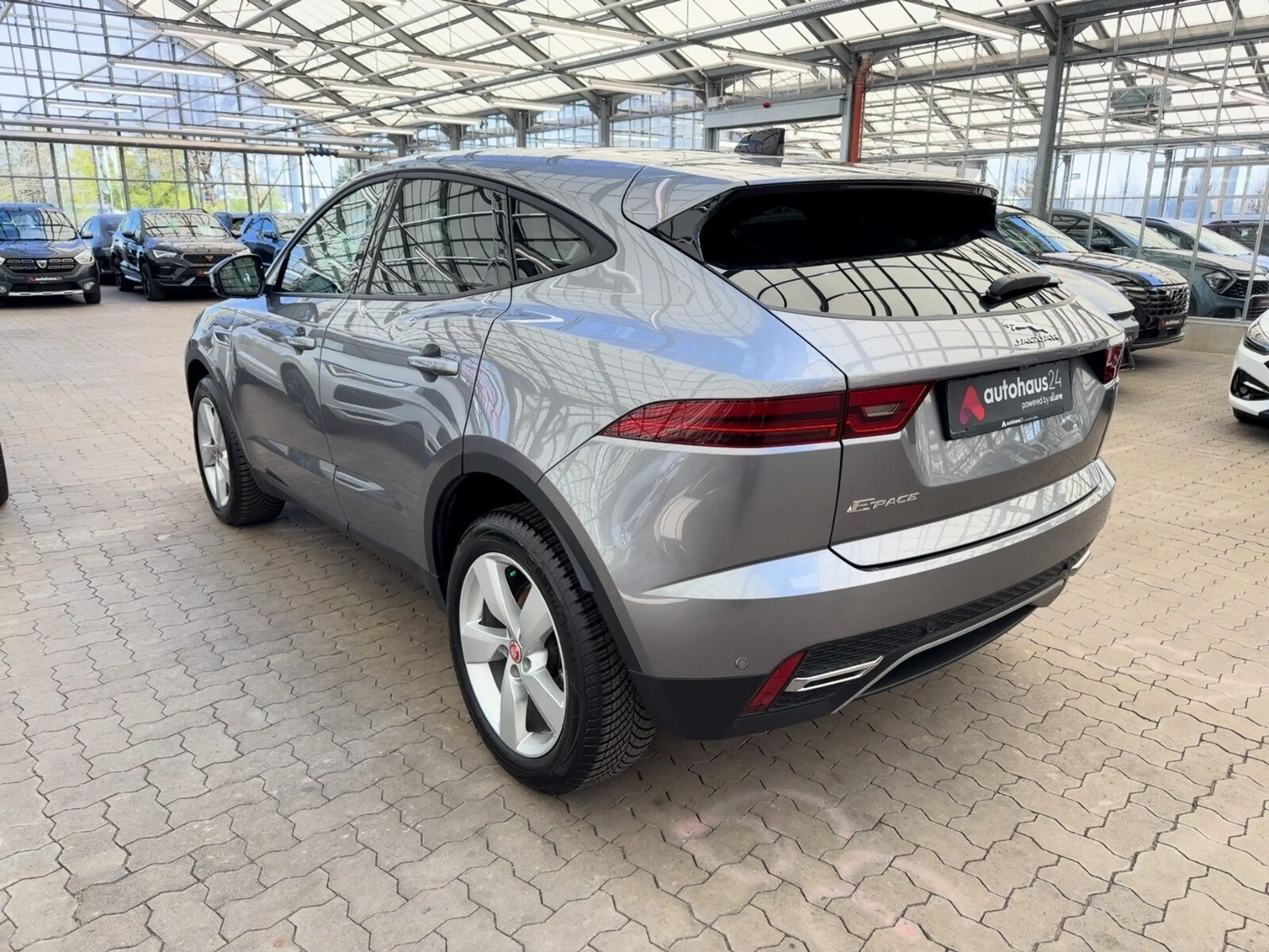 Jaguar E-Pace E-PACE D165 SE AWD  Mild-Hybrid|ACC|LED — photo 4