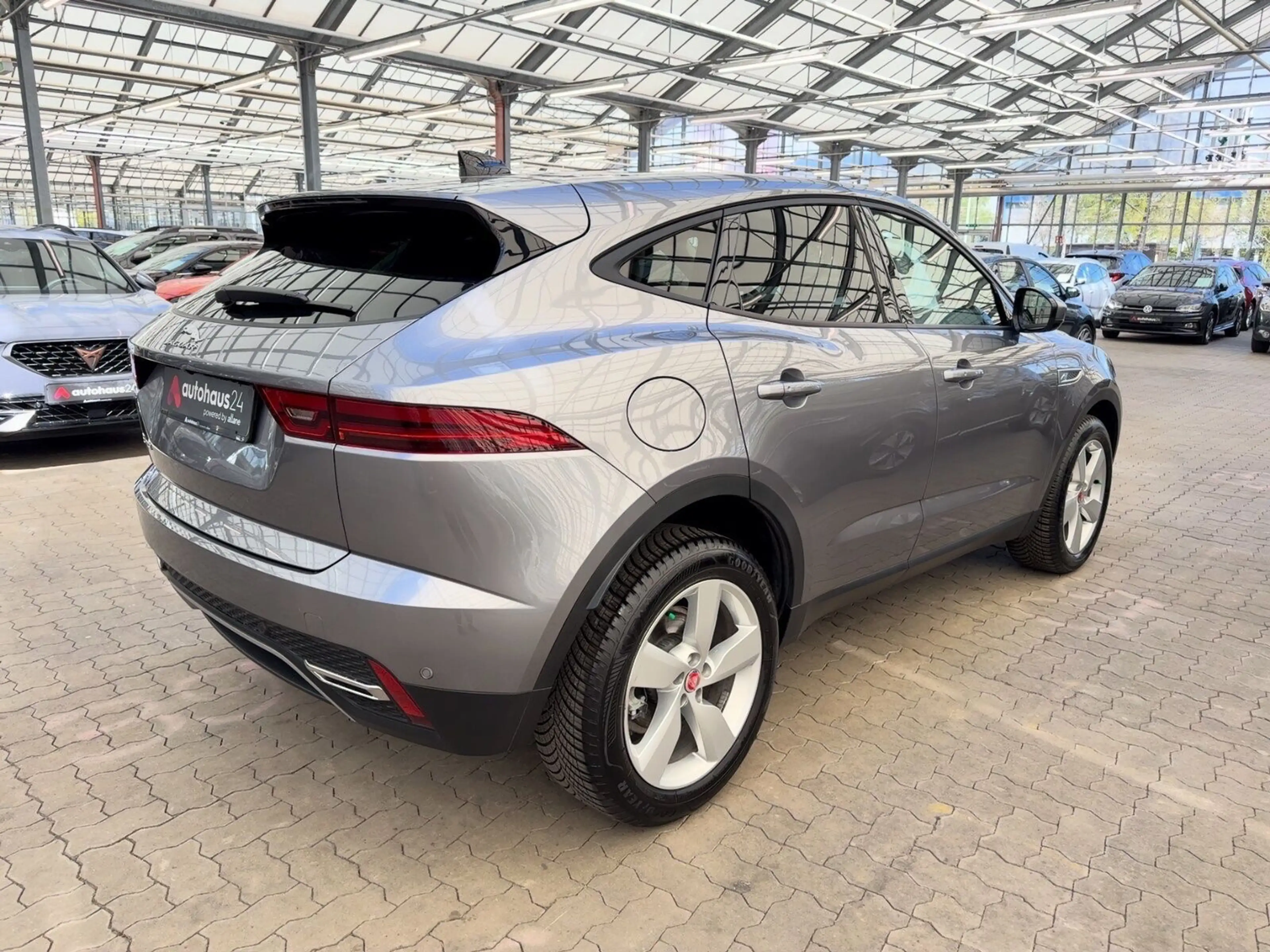 Jaguar E-Pace E-PACE D165 SE AWD  Mild-Hybrid|ACC|LED — photo 5