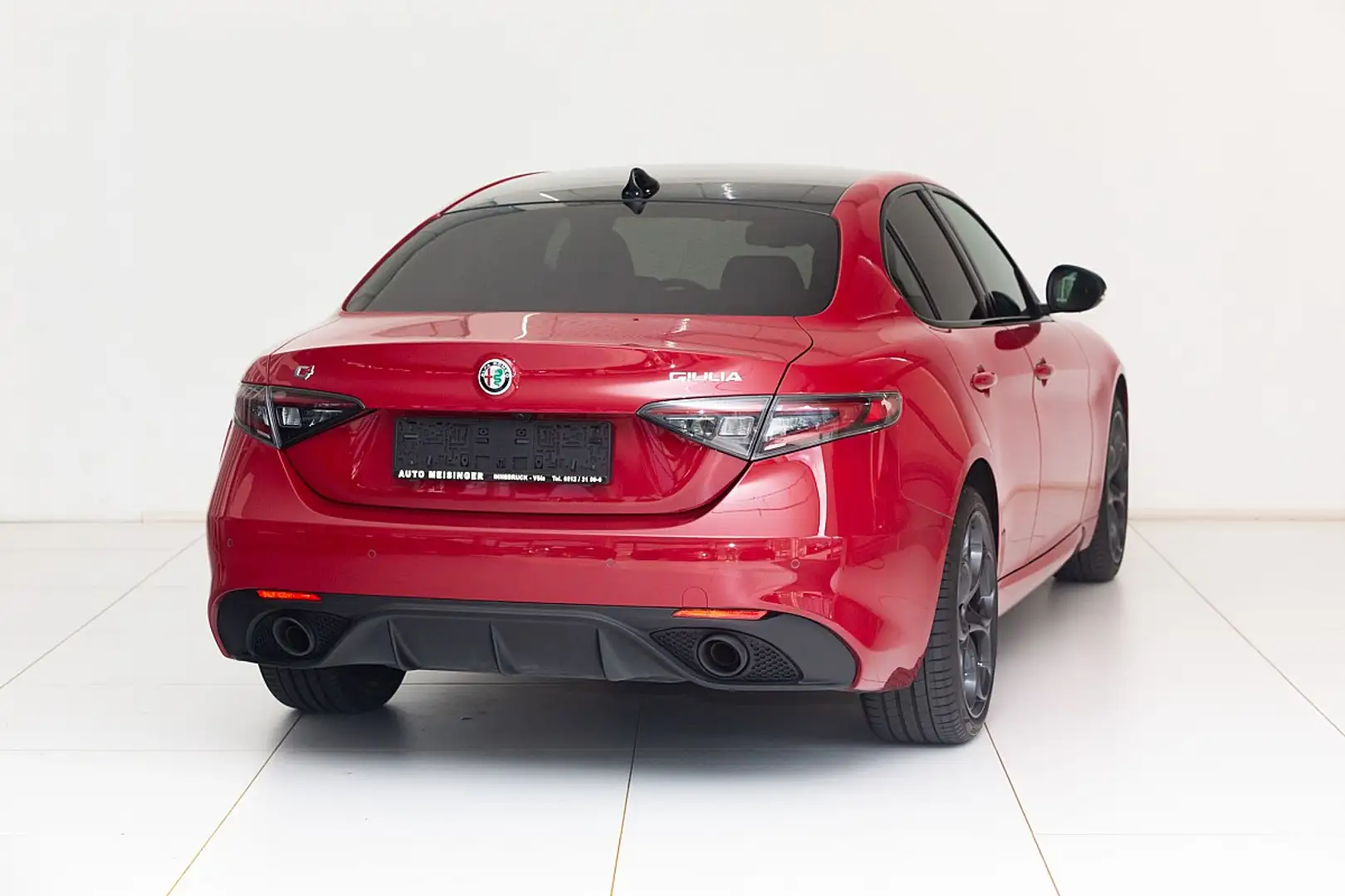 Alfa Romeo Giulia Tributo Italiano 2,0 16V 280 AT8 Q4 Rouge - 2