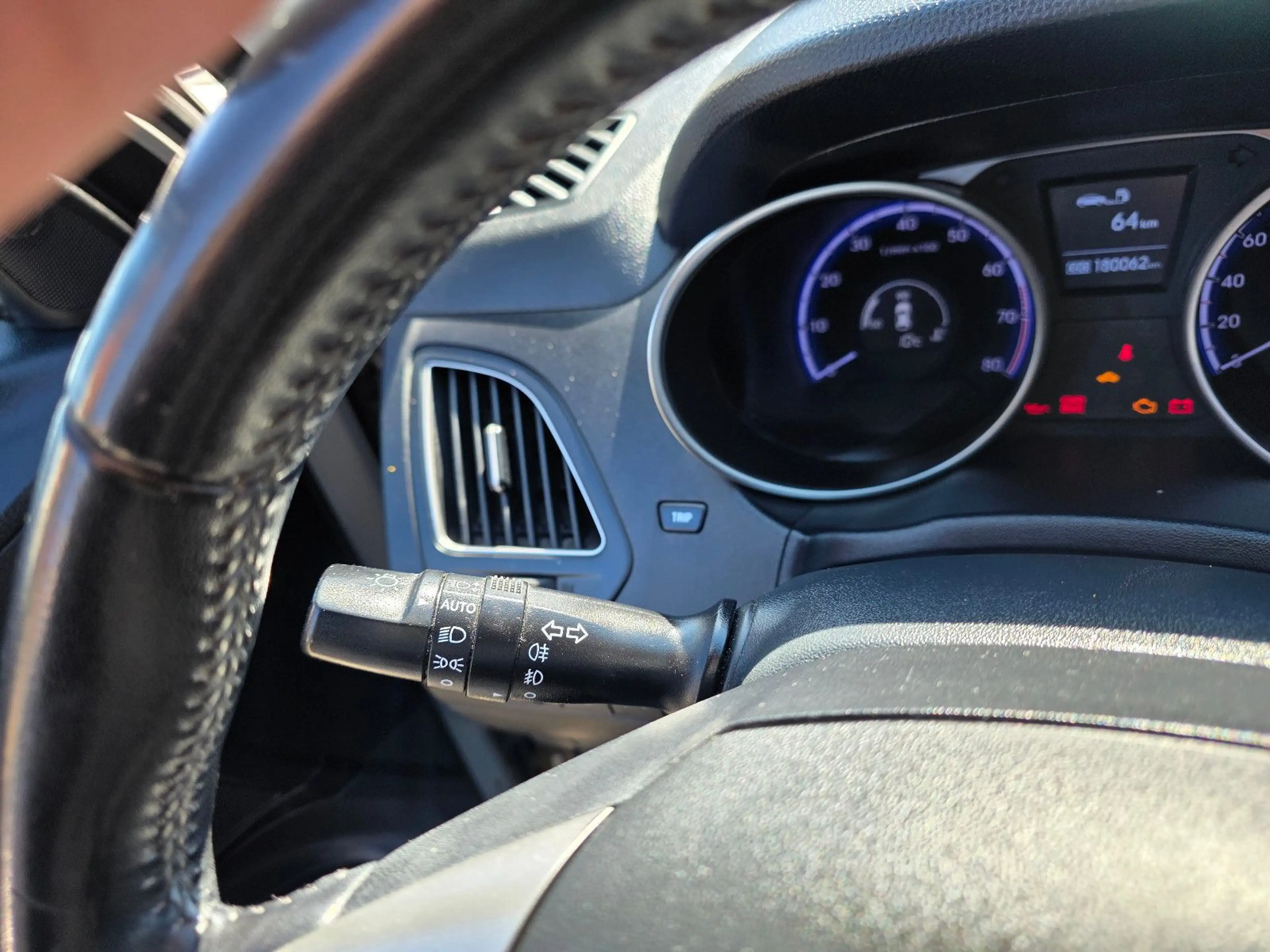 Hyundai iX35 Premium 4WD 4x4 Anhängerkupplung — photo 12