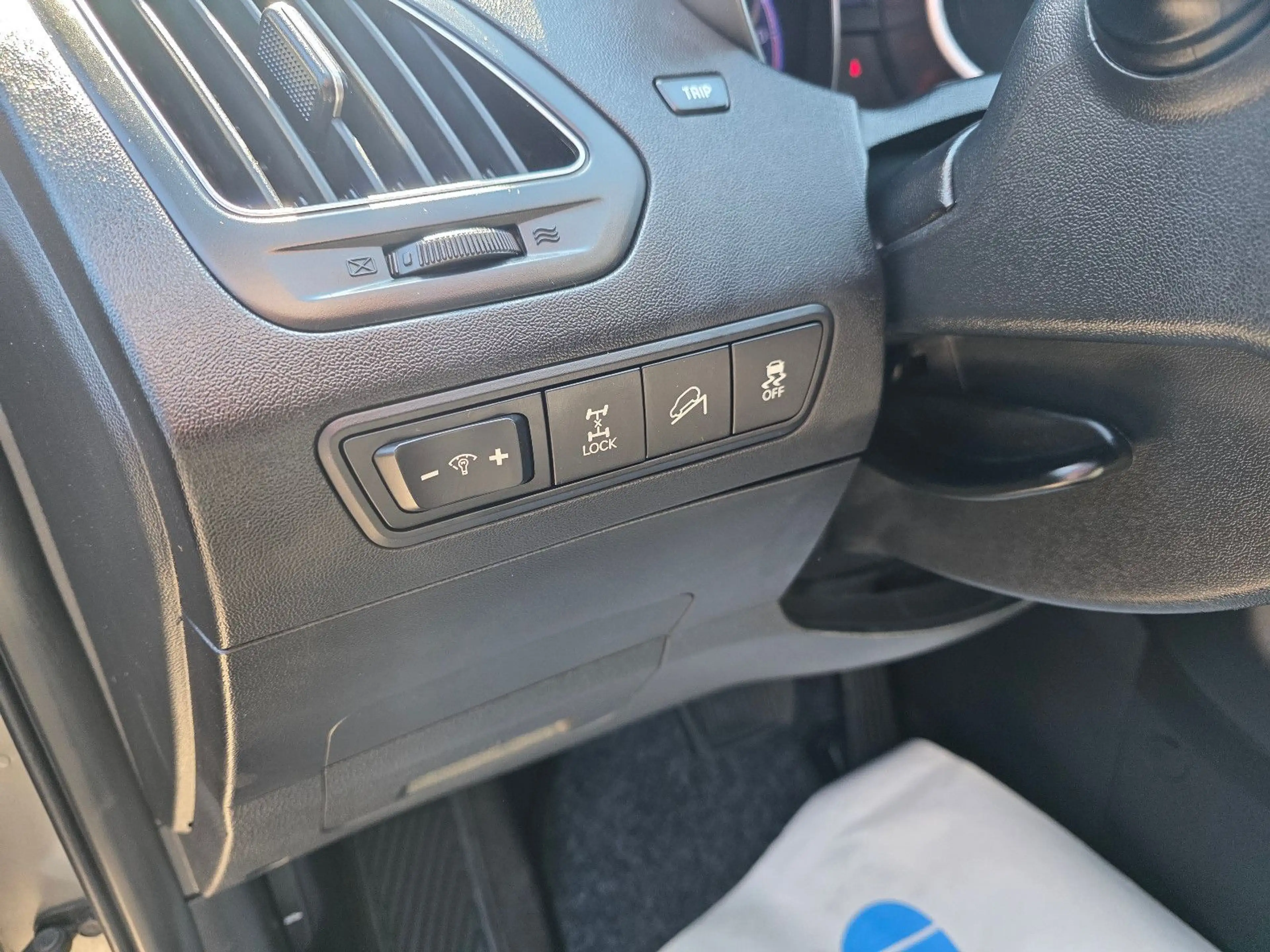 Hyundai iX35 Premium 4WD 4x4 Anhängerkupplung — photo 11