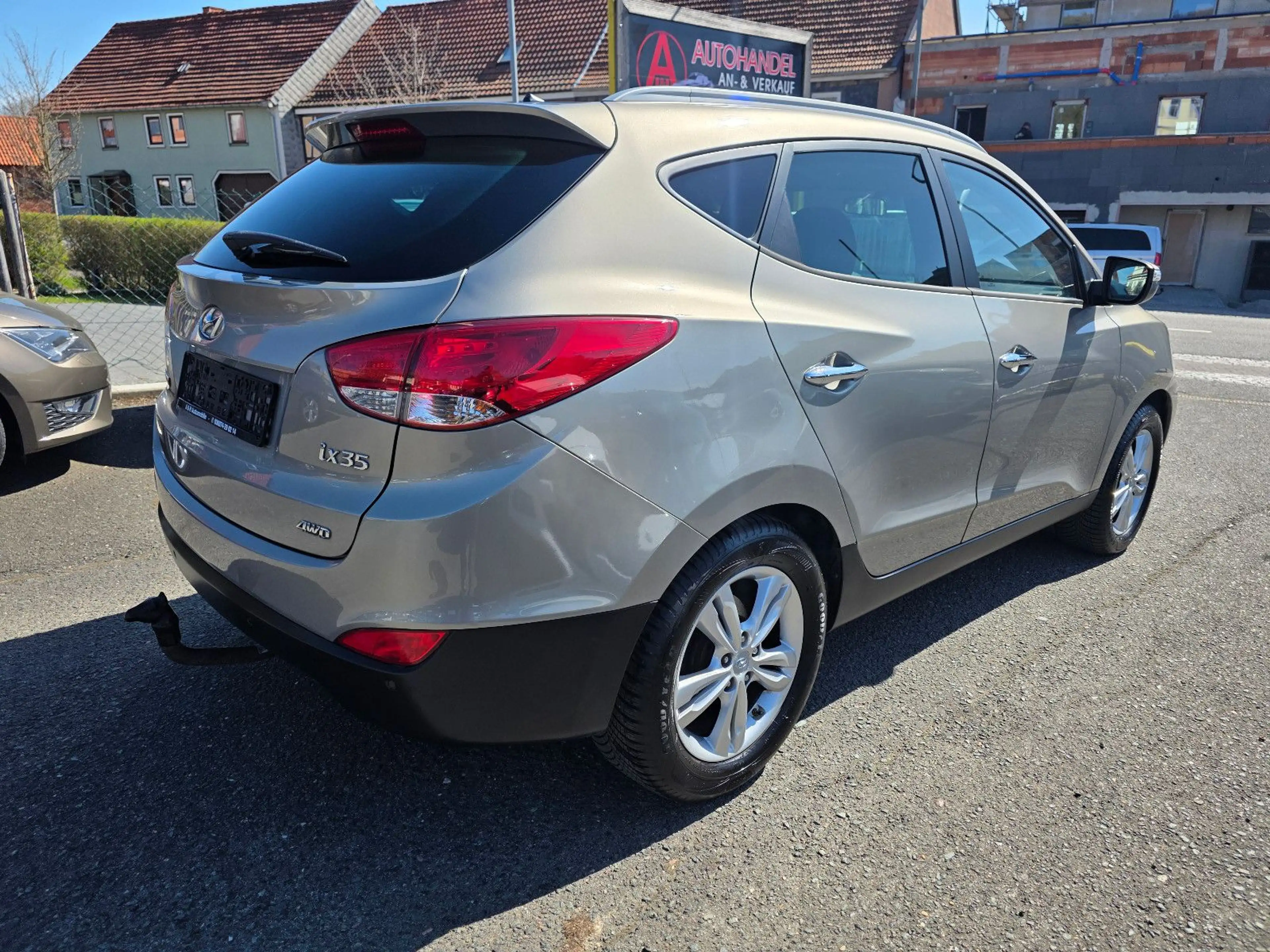 Hyundai iX35 Premium 4WD 4x4 Anhängerkupplung — photo 3
