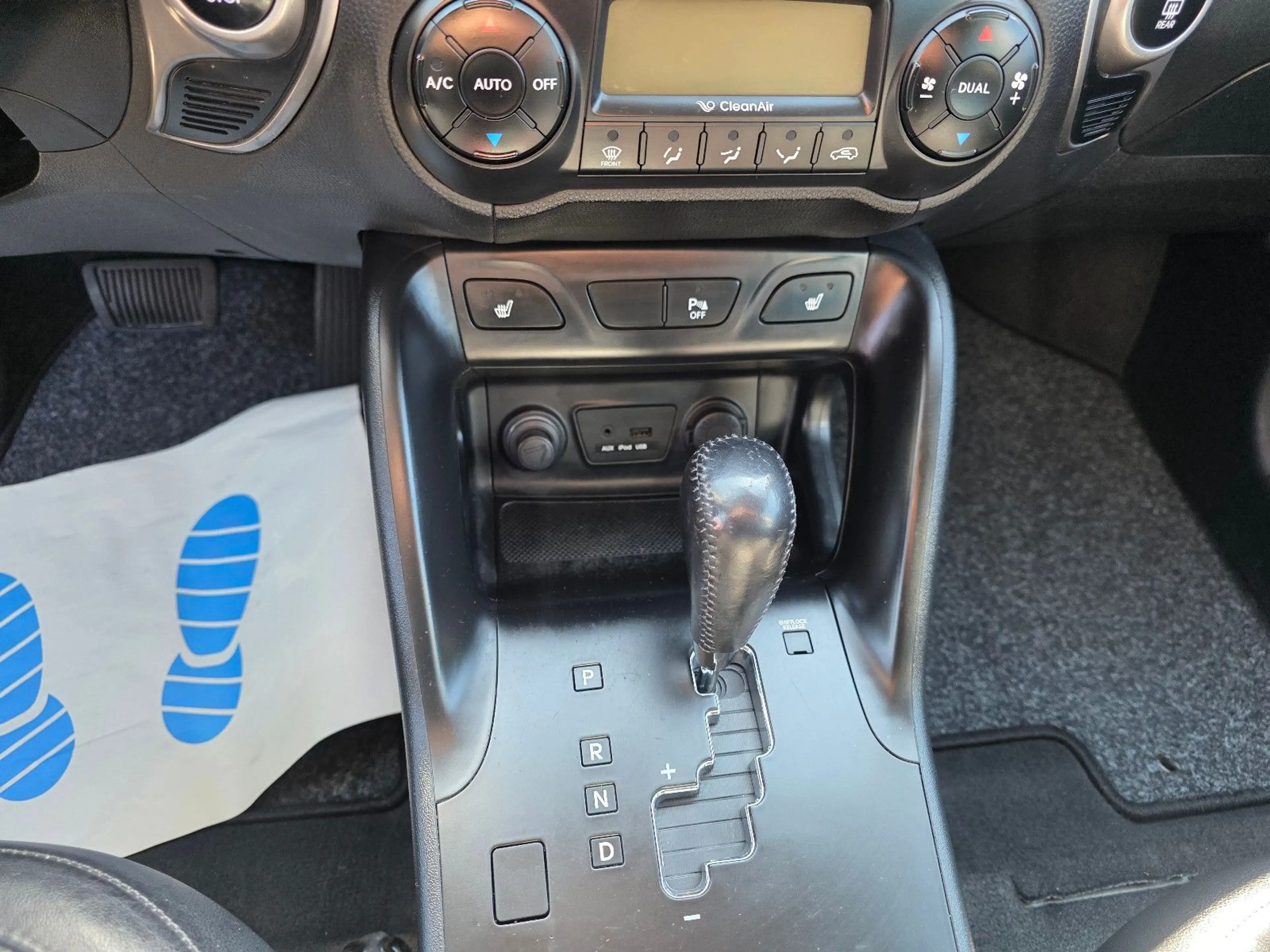 Hyundai iX35 Premium 4WD 4x4 Anhängerkupplung — photo 9