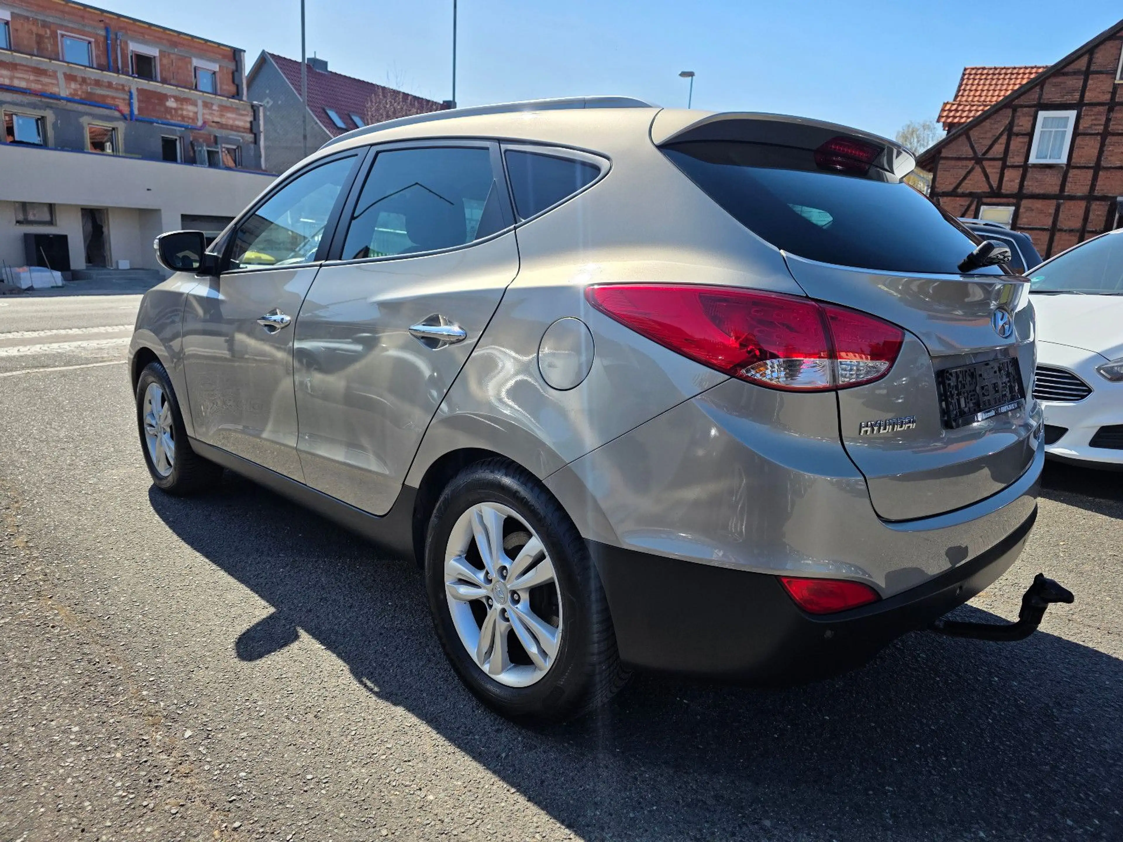 Hyundai iX35 Premium 4WD 4x4 Anhängerkupplung — photo 6