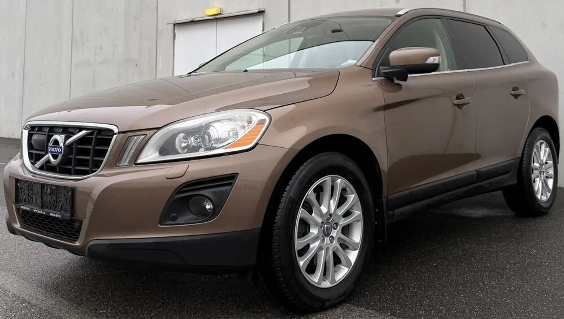 Volvo XC60 Summum AWD Braun - 2