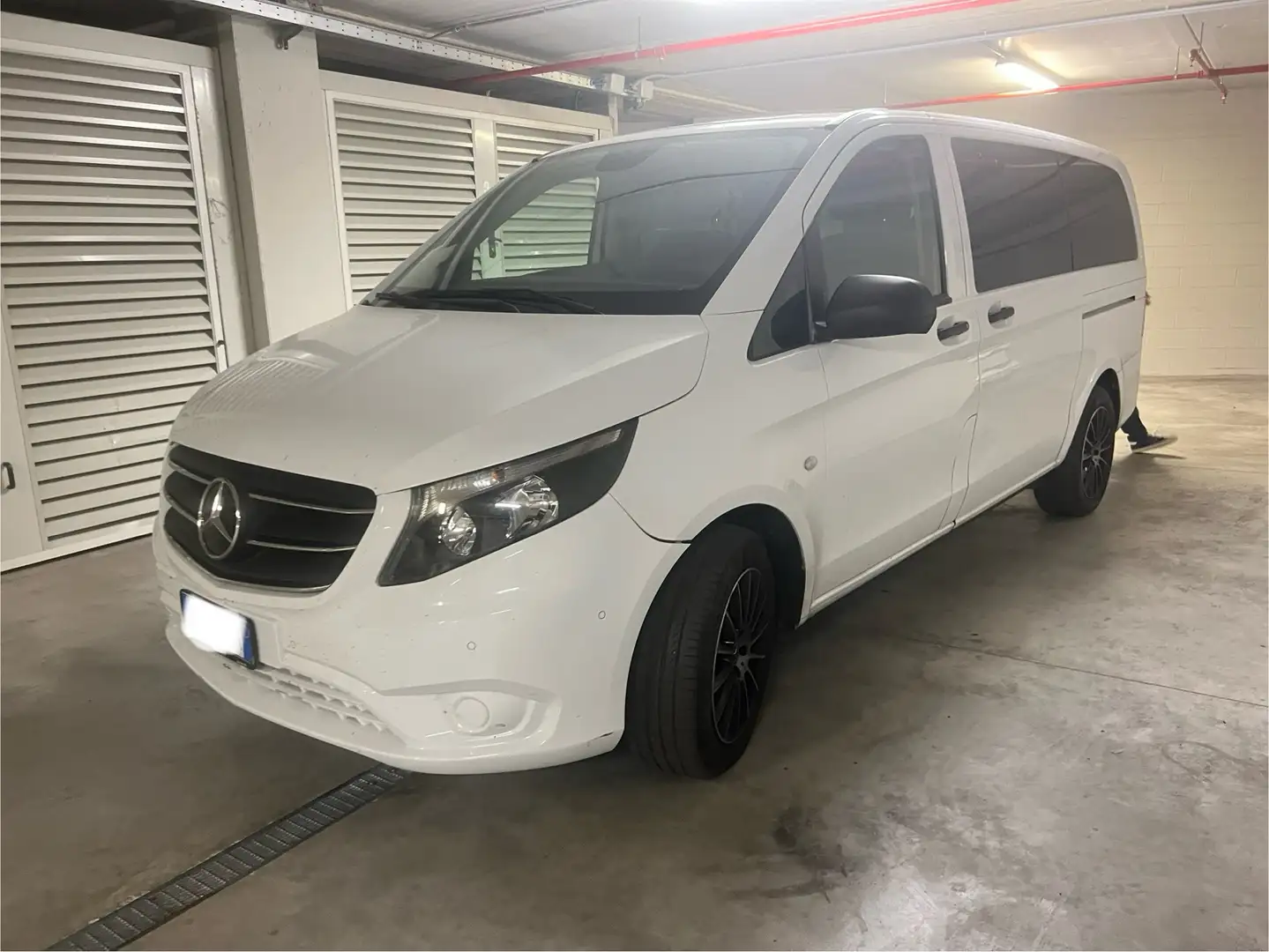 Mercedes-Benz Vito 200 d Executive 8 POSTI PASS.L auto E6 + IVA 22% Blanc - 1