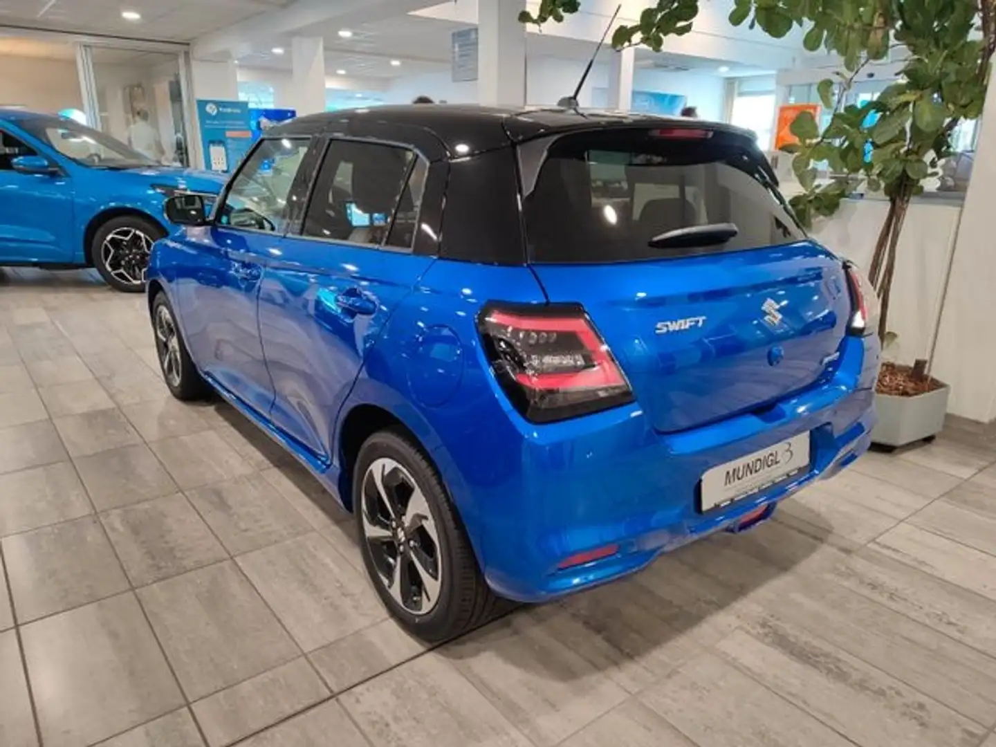 Suzuki Swift Comfort+ NAVI ACC RFK SHZ KLIMAAUT LED Kék - 2